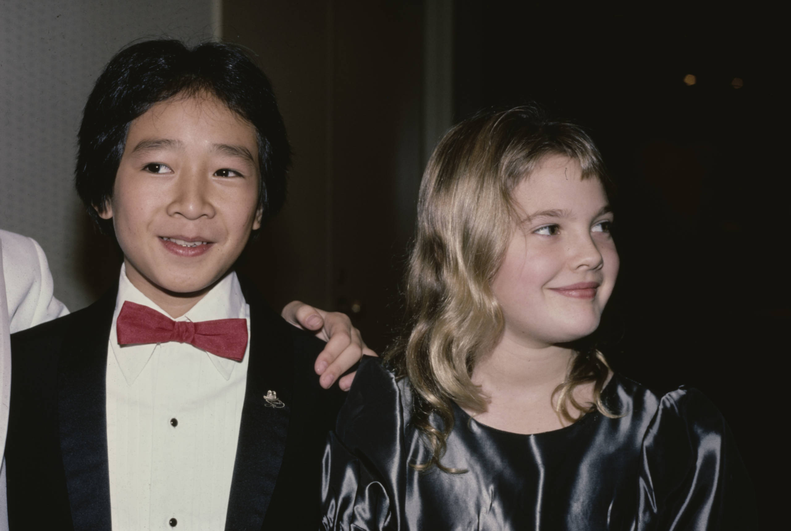 Ke Huy Quan mit Drew Barrymore 1984