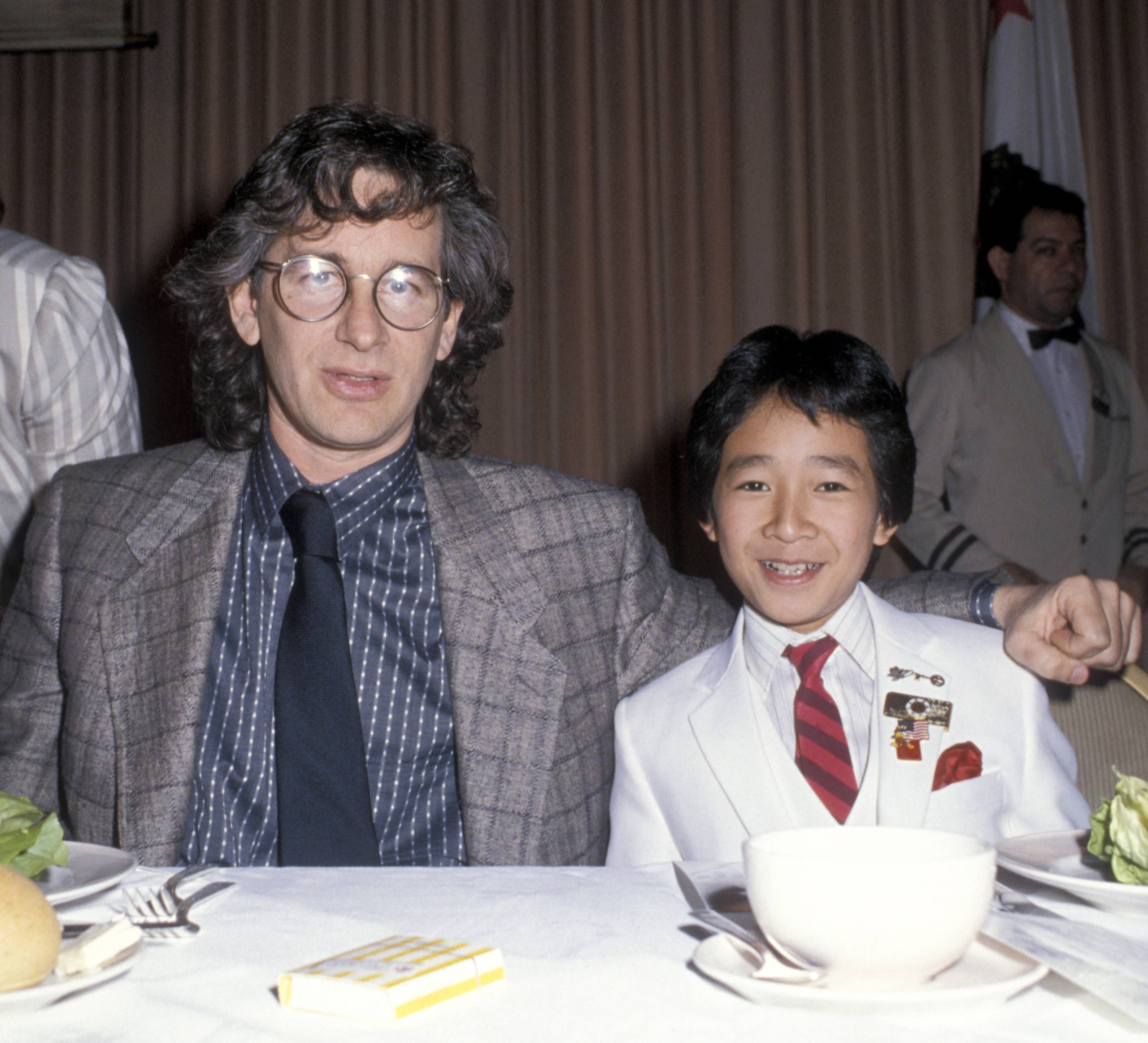 Steven Spielberg und Ke Huy Quan (Photo by Ron Galella/Ron Galella Collection via Getty Images)