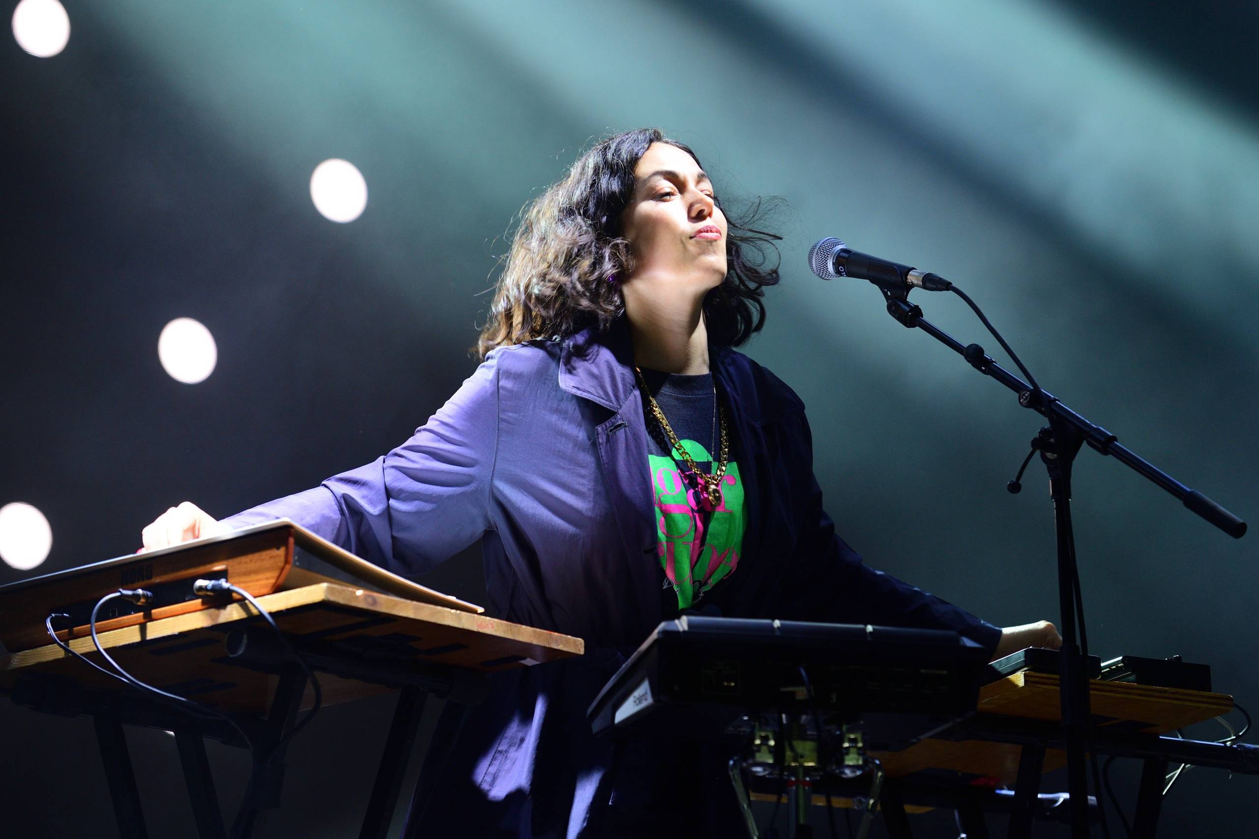 Kelly Lee Owens tritt auf der Nordbühne während des All Points East Festival 2021 im Victoria Park am 27. August 2021 in...