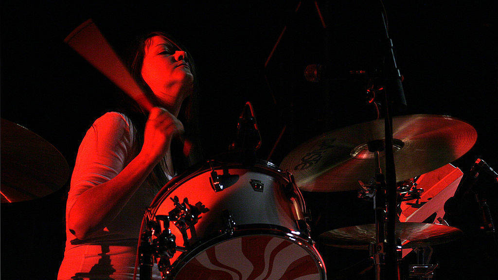 Meg White bei einem The-White-Stripes-Konzert in Rom, 2007.