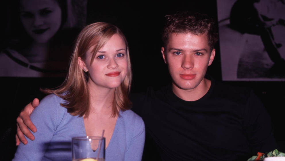 Nyc 10/8/98 E 339393 005 The Motion Picture Club Awards Luncheon Reese Witherspoon & Boyfriend Ryan Phillippe  (Photo By 