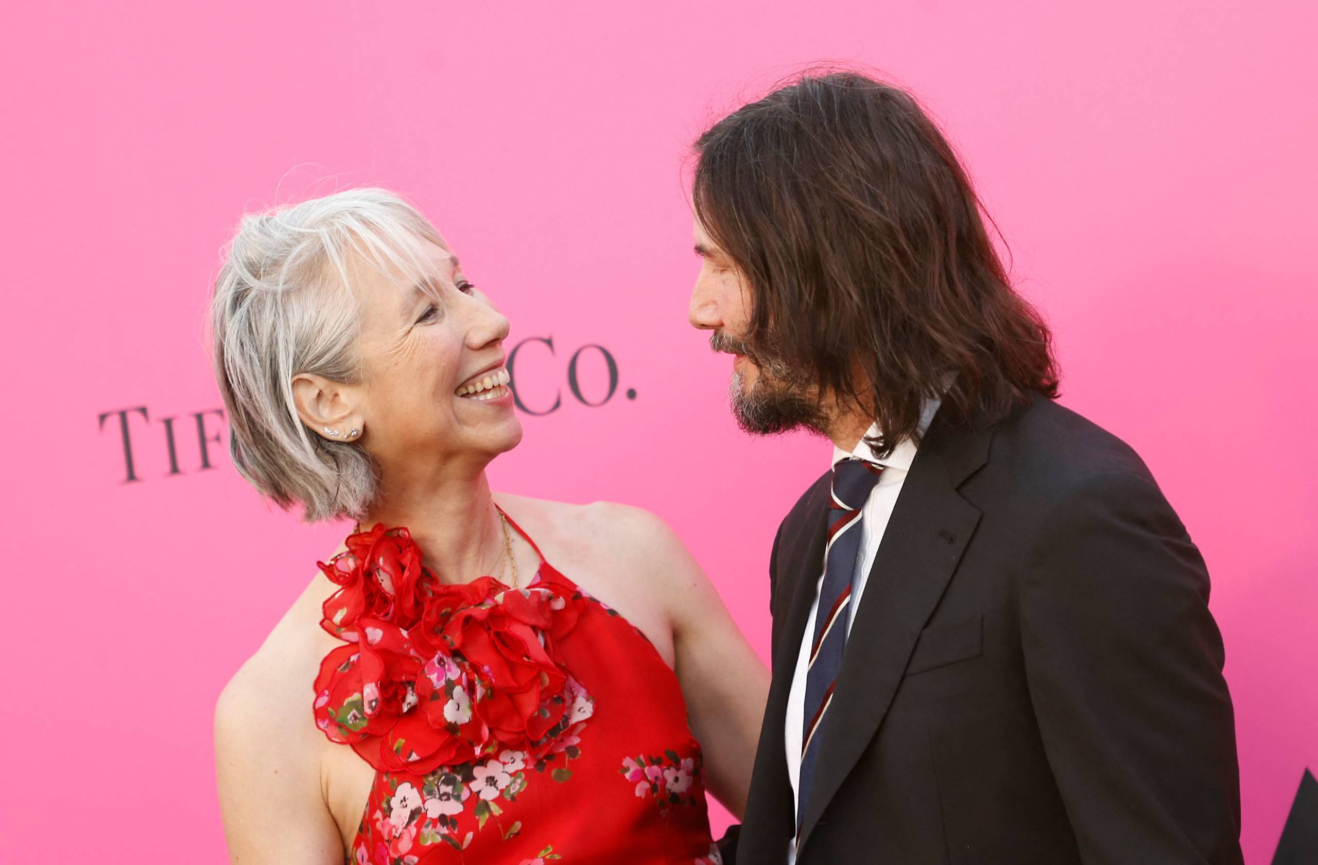 Alexandra Grant (L) und Keanu Reeves (R) bei der MOCA Gala 2023 im Geffen Contemporary im MOCA (Museum of Contemporary Art...
