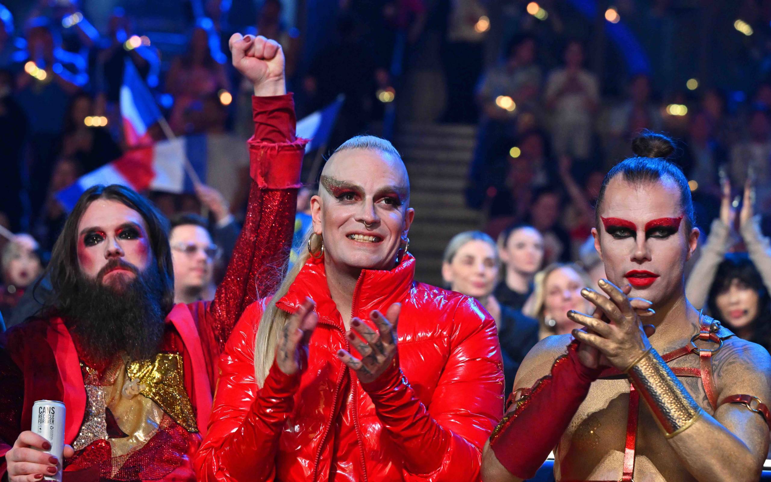 Lord Of The Lost aus Deutschland reagieren nach ihrem Auftritt mit «Blood & Glitter» beim Finale des 67. Eurovision Song...