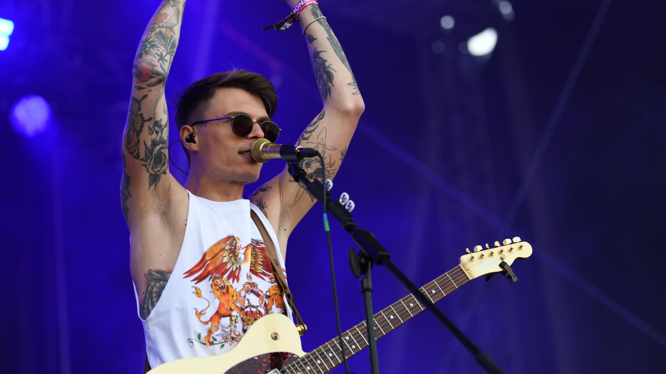 230602 02 Friends Don't Lie Orbit Stage 001