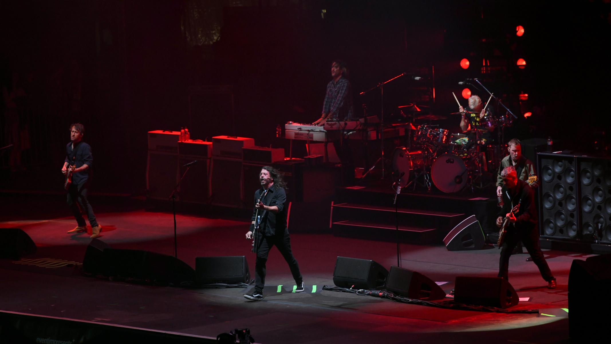 230602 18 Foo Fighters Utopia Stage 0007