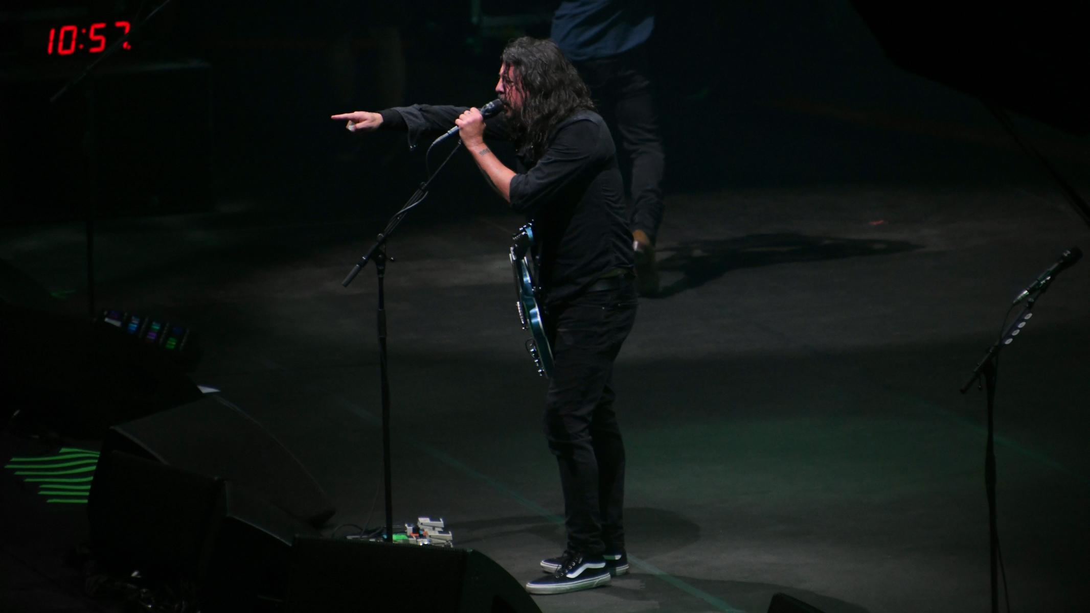 230602 18 Foo Fighters Utopia Stage 0015