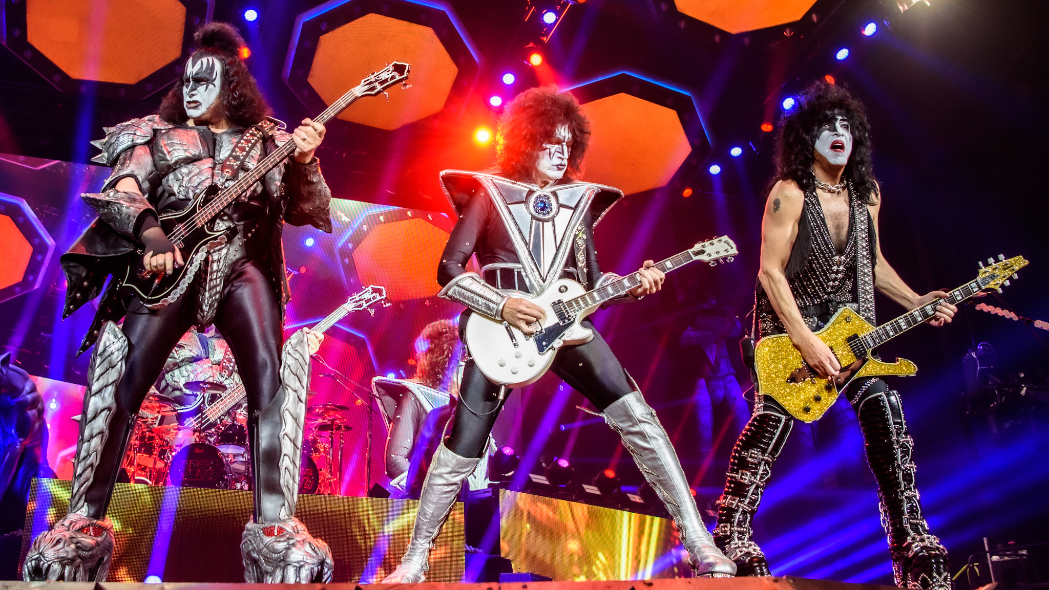 Kiss_Berlin_Vertrag_Desiree Pezzetta-01