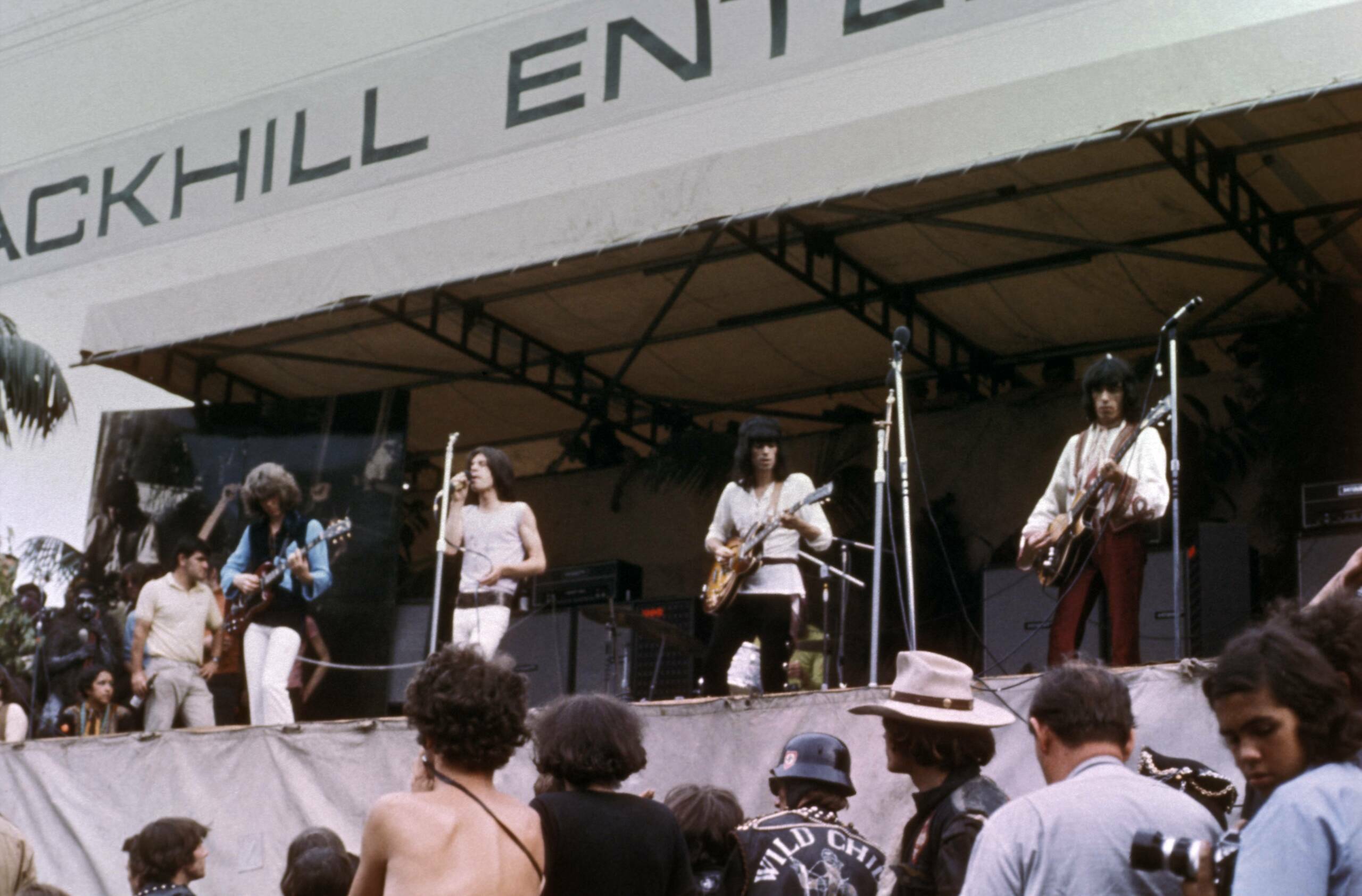 UNITED KINGDOM - JULY 05:  HYDE PARK  Photo of Bill WYMAN and ROLLING STONES and Ian STEWART and Mick TAYLOR and Mick JAGG...