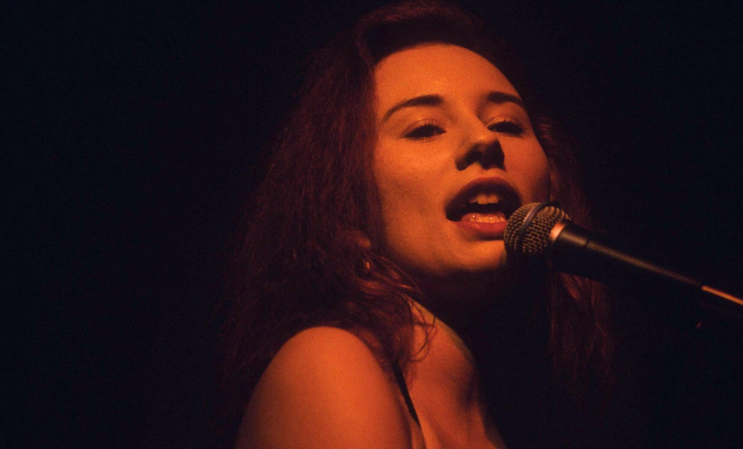 Tori Amos Performing, London, Britain - 1992, Tori Amos (Photo by Brian Rasic/Getty Images)