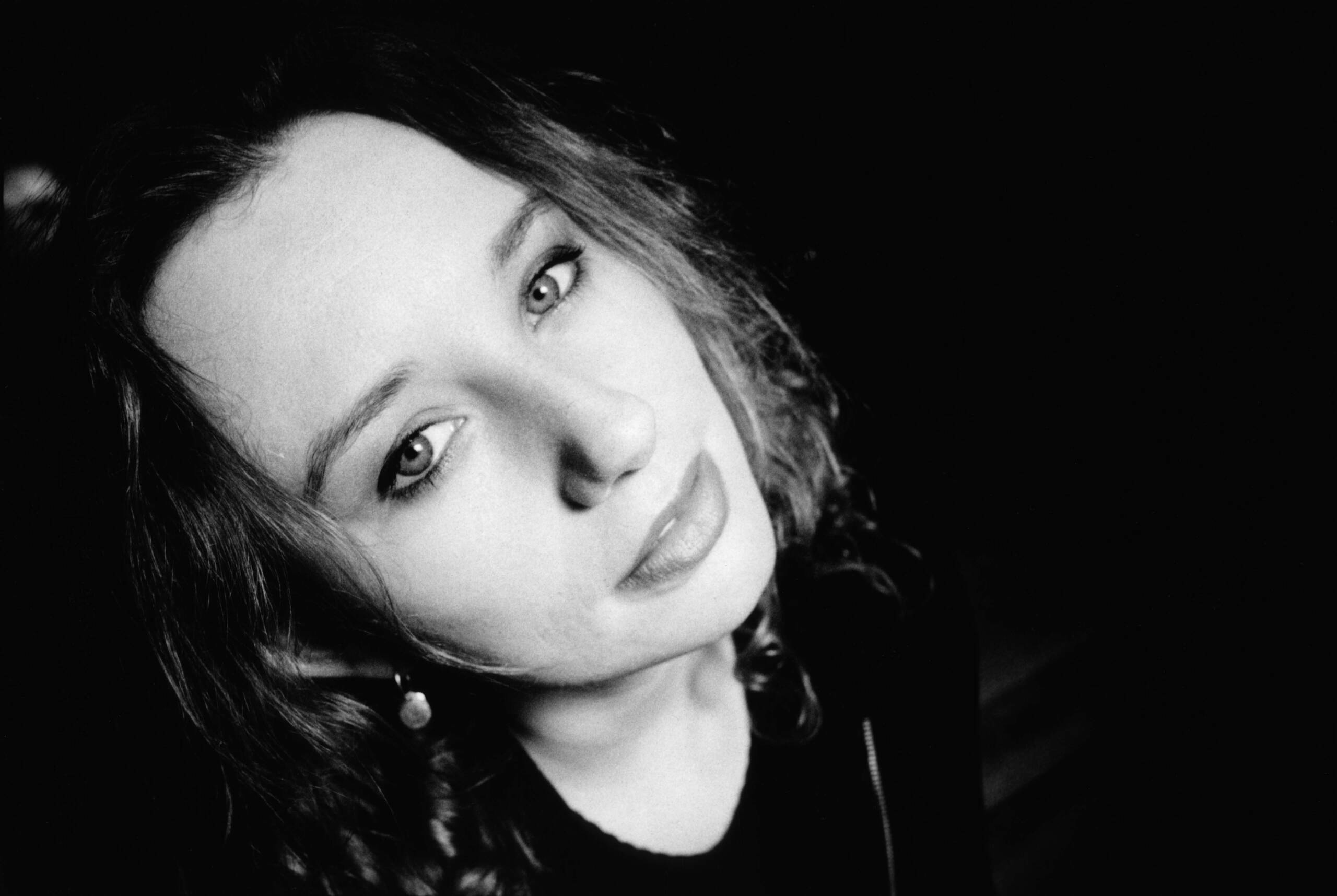 UNSPECIFIED - JANUARY 01:  Photo of Tori AMOS; Posed portrait of Tori Amos  (Photo by Michel Linssen/Redferns)