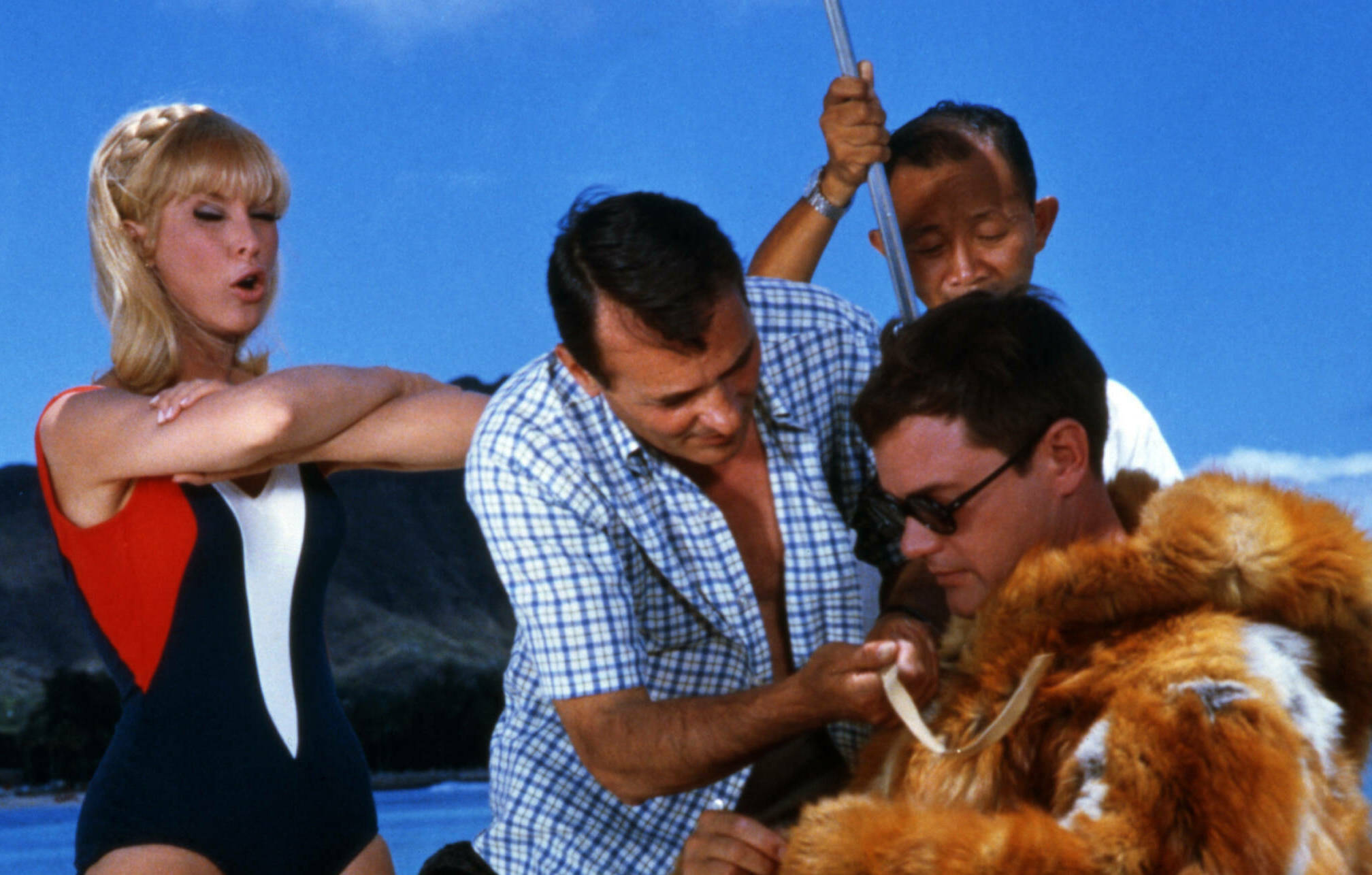 American actors Barbara Eden as Jeannie (left), and Larry Hagman (right) as Major Tony Nelson in the American TV series 'I...