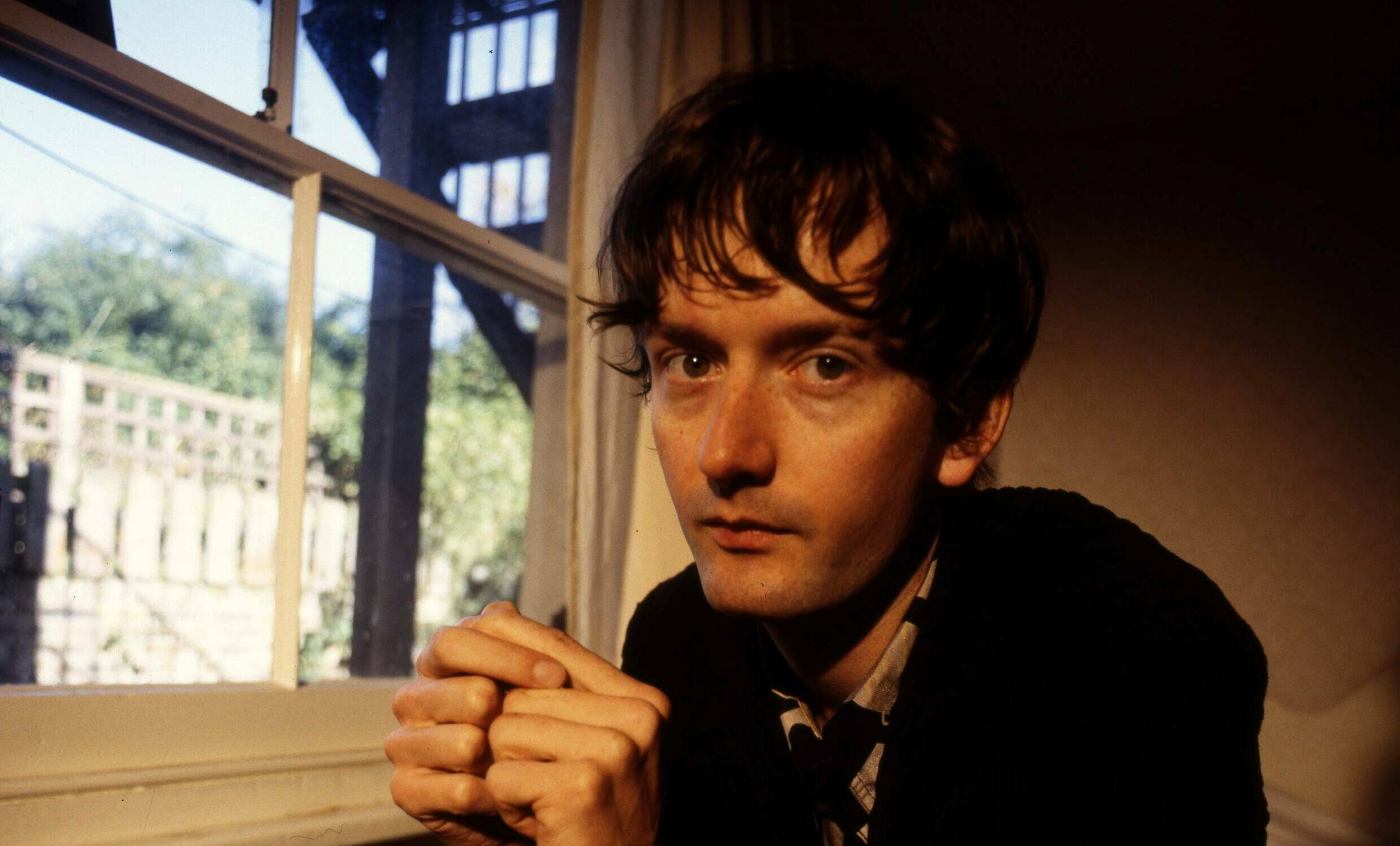 Pulp singer Jarvis Cocker, portrait, London , United Kingdom, 1991. (Photo by Martyn Goodacre/Getty Images)