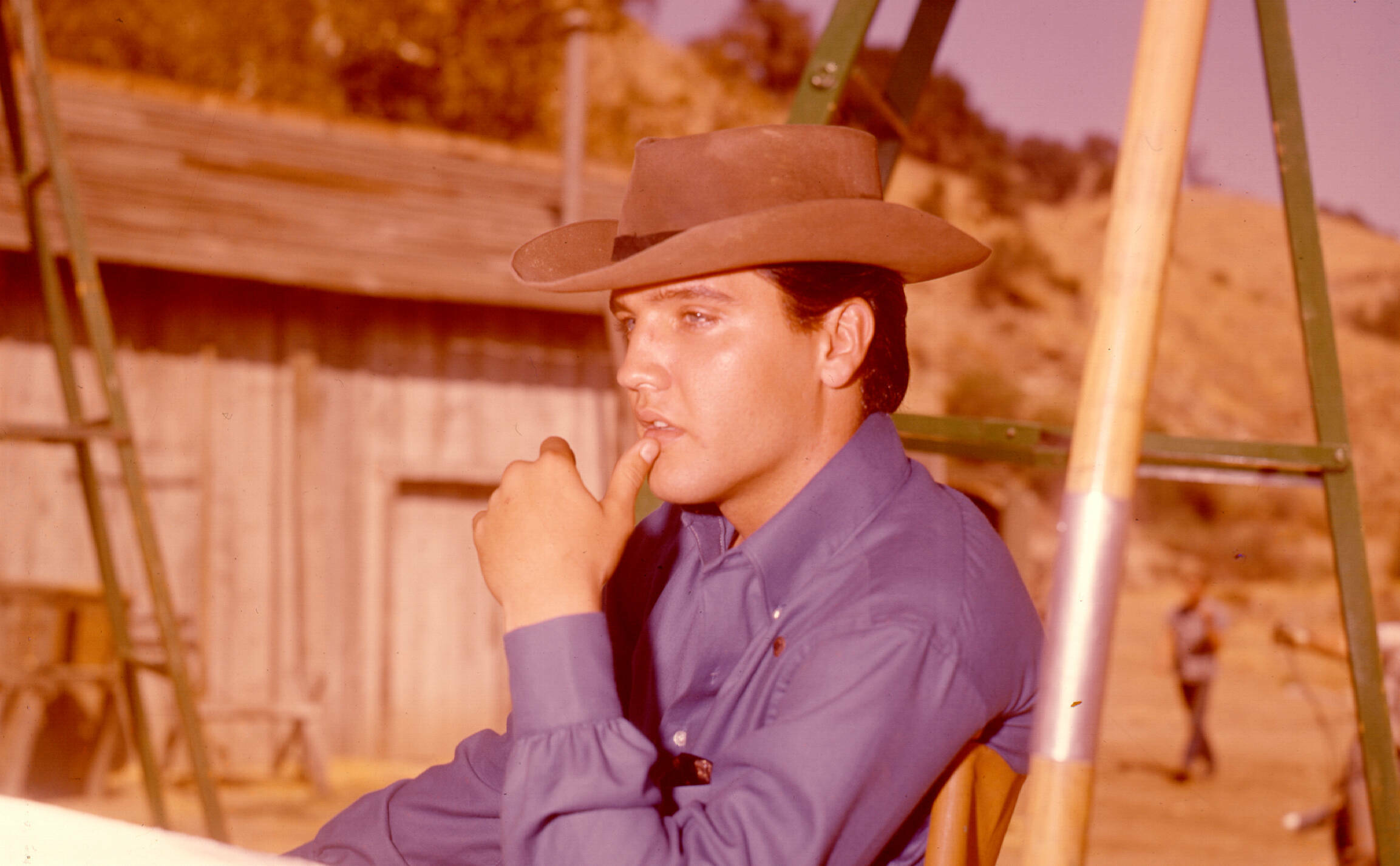 CIRCA 1960:  Rock and roll singer Elvis Presley on the set of a movie in circa 1960. (Photo by Michael Ochs Archives/Getty...