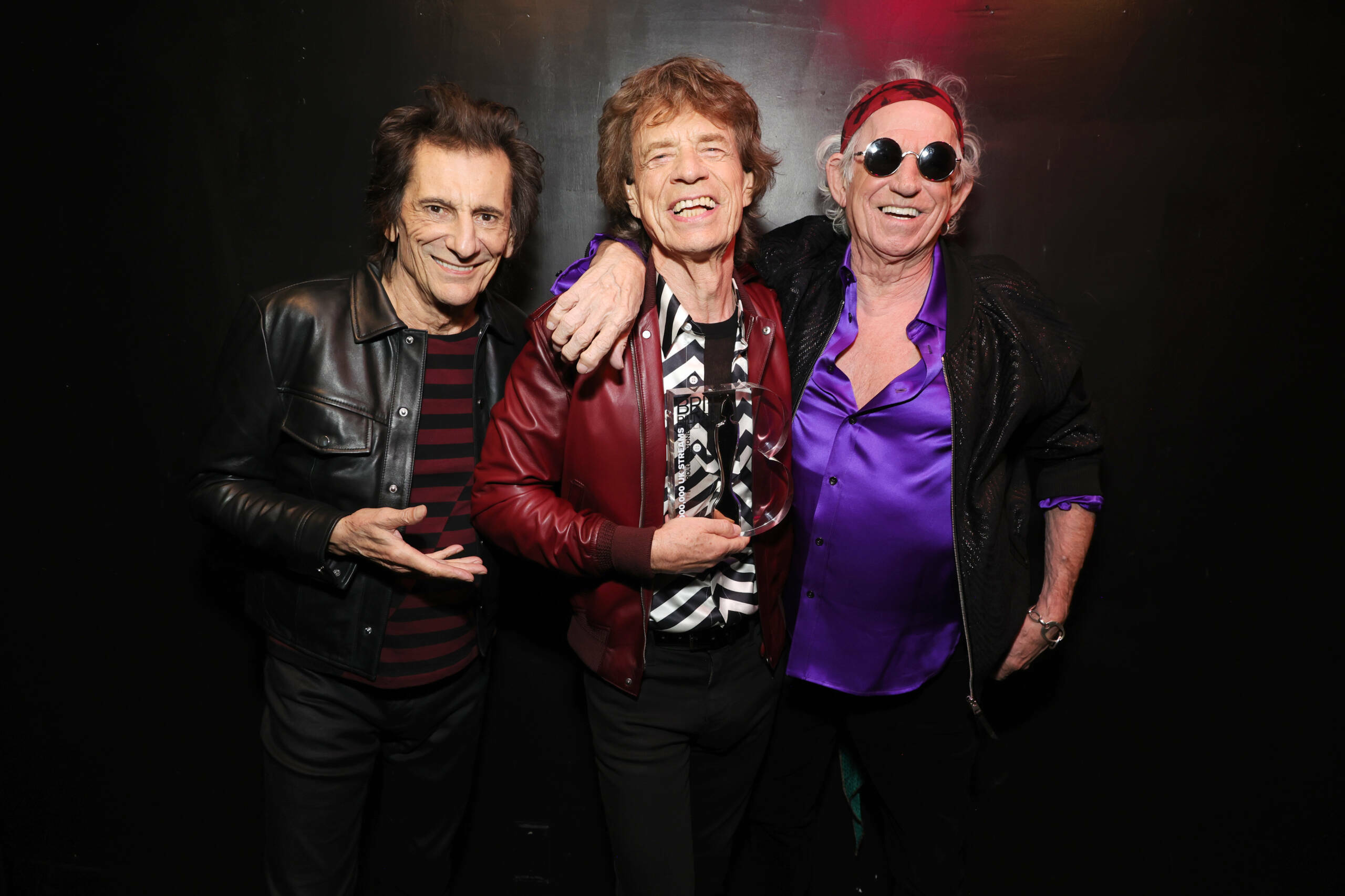 Ronnie Wood, Mick Jagger und Keith Richards vor dem Überraschungsauftritt der Rolling Stones zur Feier ihres neuen Albums "Hackney Diamonds" in New York City.