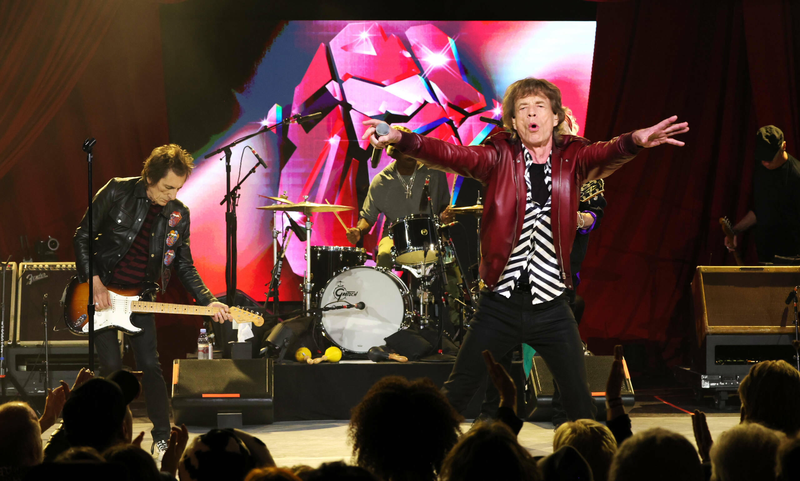 NEW YORK, NEW YORK - OCTOBER 19:  (Exclusive Coverage) Ronnie Wood and Mick Jagger perform during The Rolling Stones surpr...