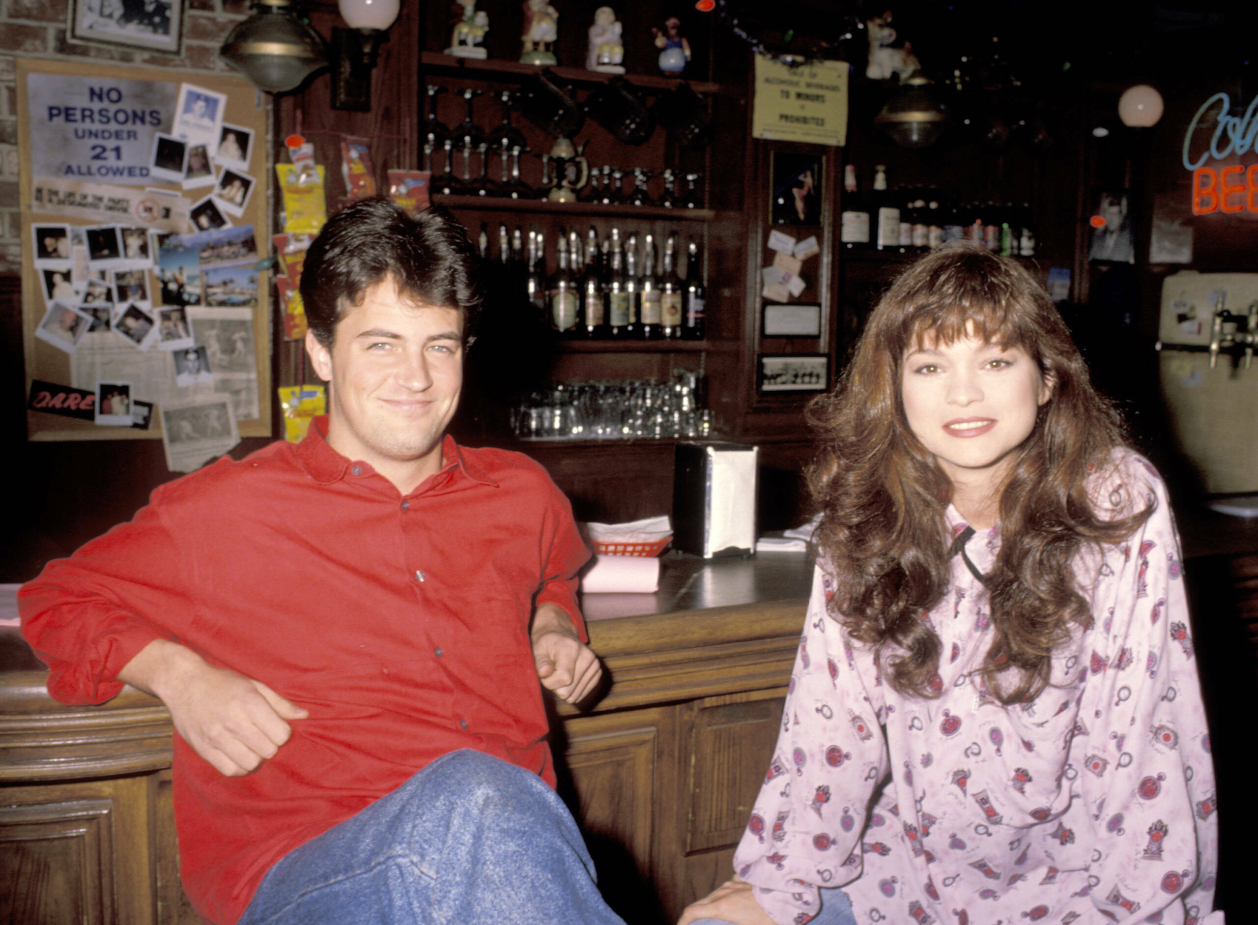 Valerie Bertinelli und Matthew Perry at the Set of  "Sydney" in Los Angeles, California (Photo by Jim Smeal/Ron Galella Co...