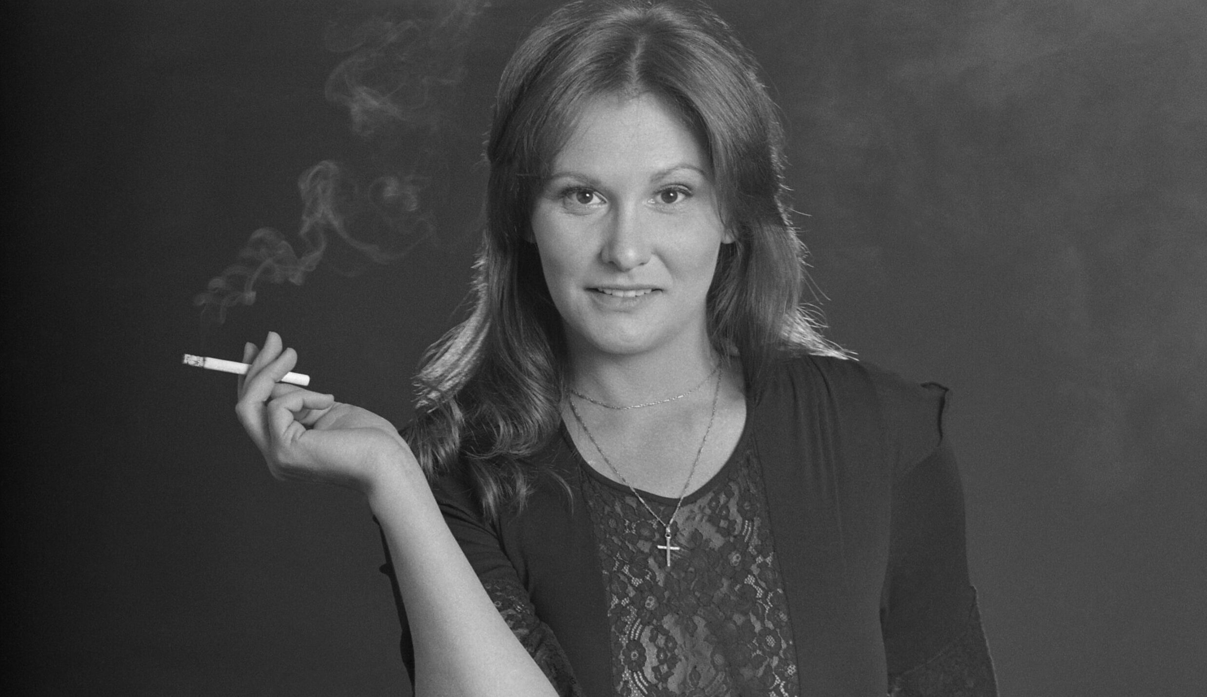 LOS ANGELES - CIRCA 1976:  Seminal adult film star Linda Lovelace (Linda Susan Boreman) poses for a portrait circa 1976 in...