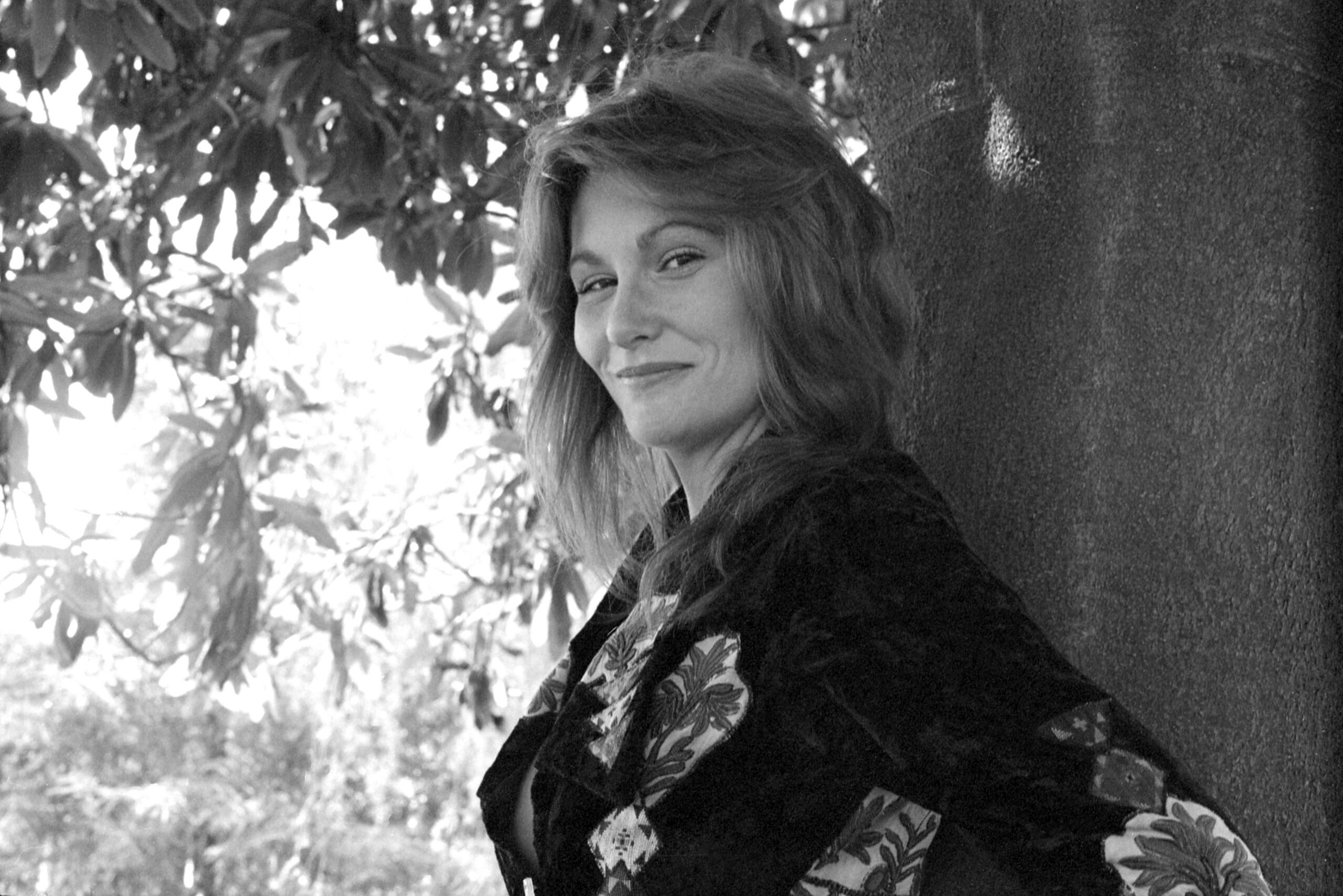 LOS ANGELES - CIRCA 1974:  Seminal adult film star Linda Lovelace (Linda Susan Boreman) poses for a portrait circa 1974 in...