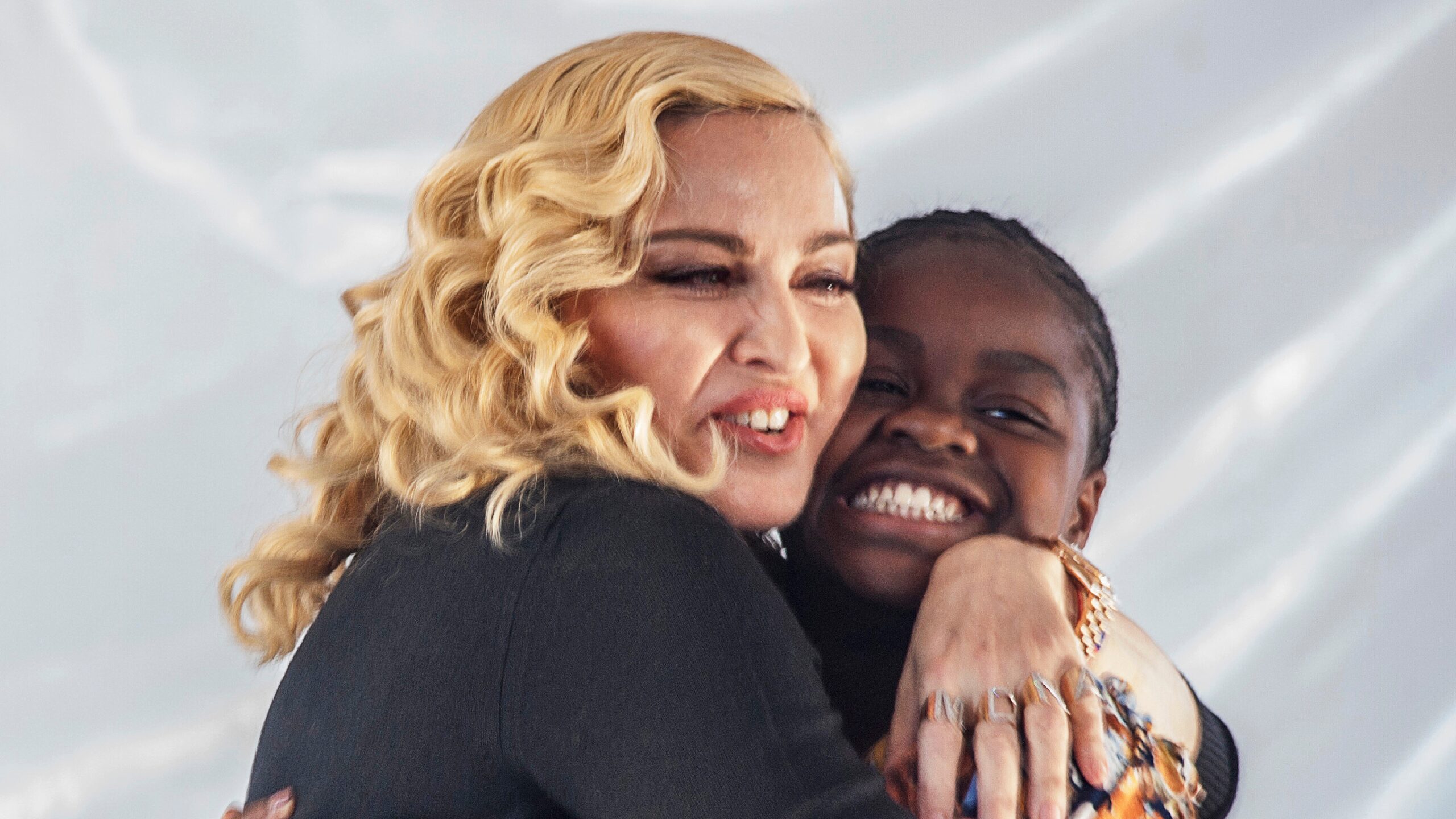 Madonna und ihre Adoptivtochter Mercy James