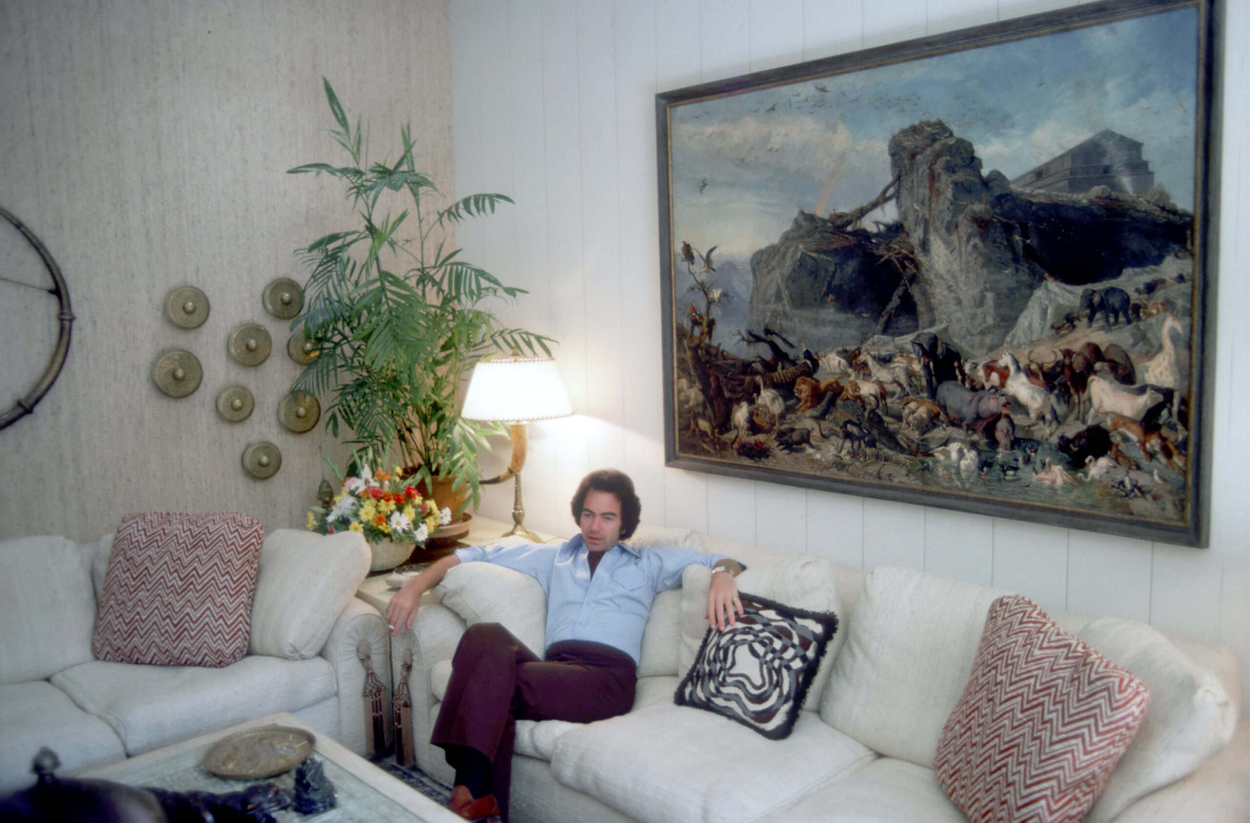 LOS ANGELES - MAY 1984: Singer Neil Diamond poses for a portrait session at his home in May 1984 in Los Angeles, Californi...