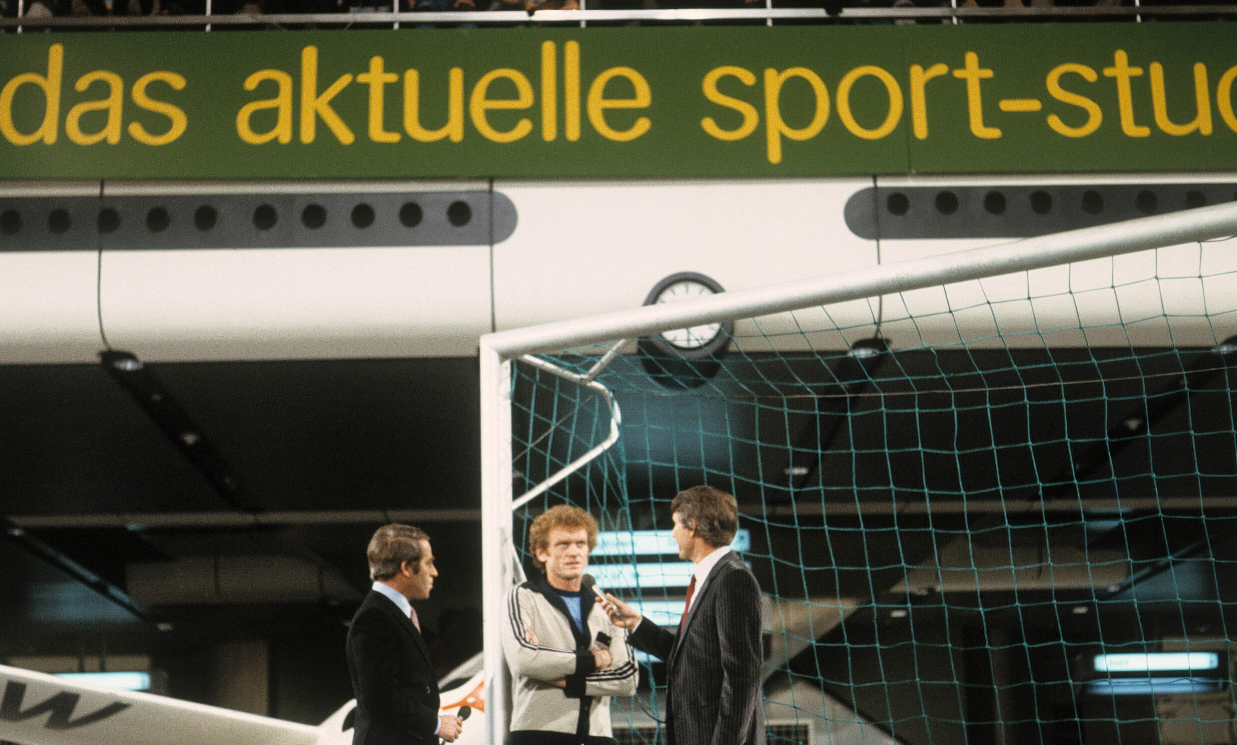 DAS AKTUELLE SPORT-STUDIO / ZDF-Sport-Moderator HELMUTH BENDT, Torhüter SEPP MAIER und ZDF-Sport-Moderator KARL SENNE bei...