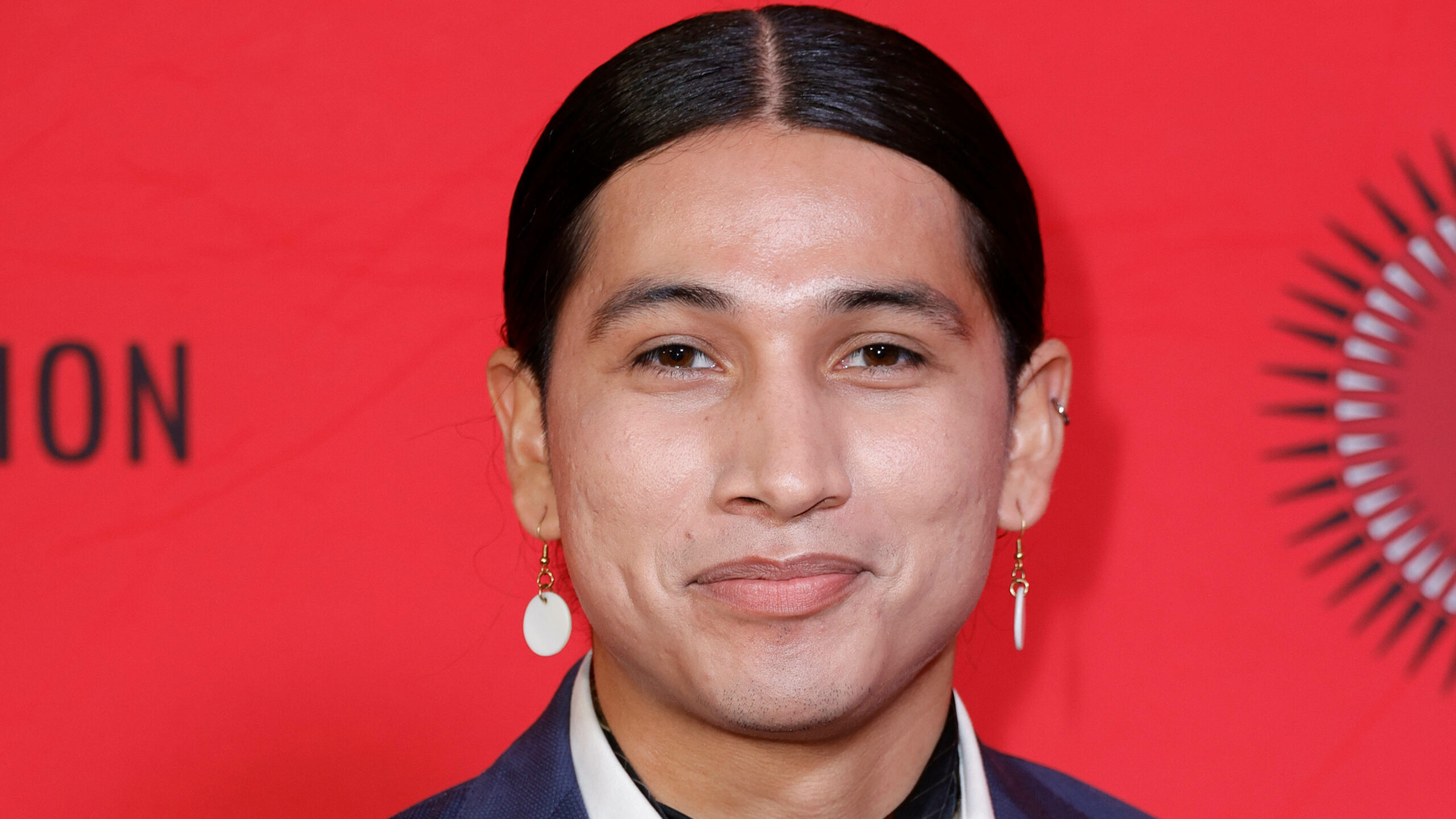 Cole Brings Plenty im November 2023