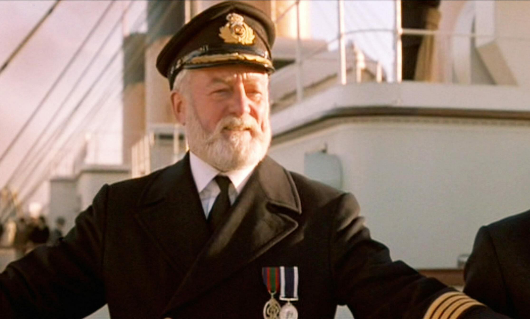 Bernard Hill als Kapitän Edward James Smith in „Titanic“