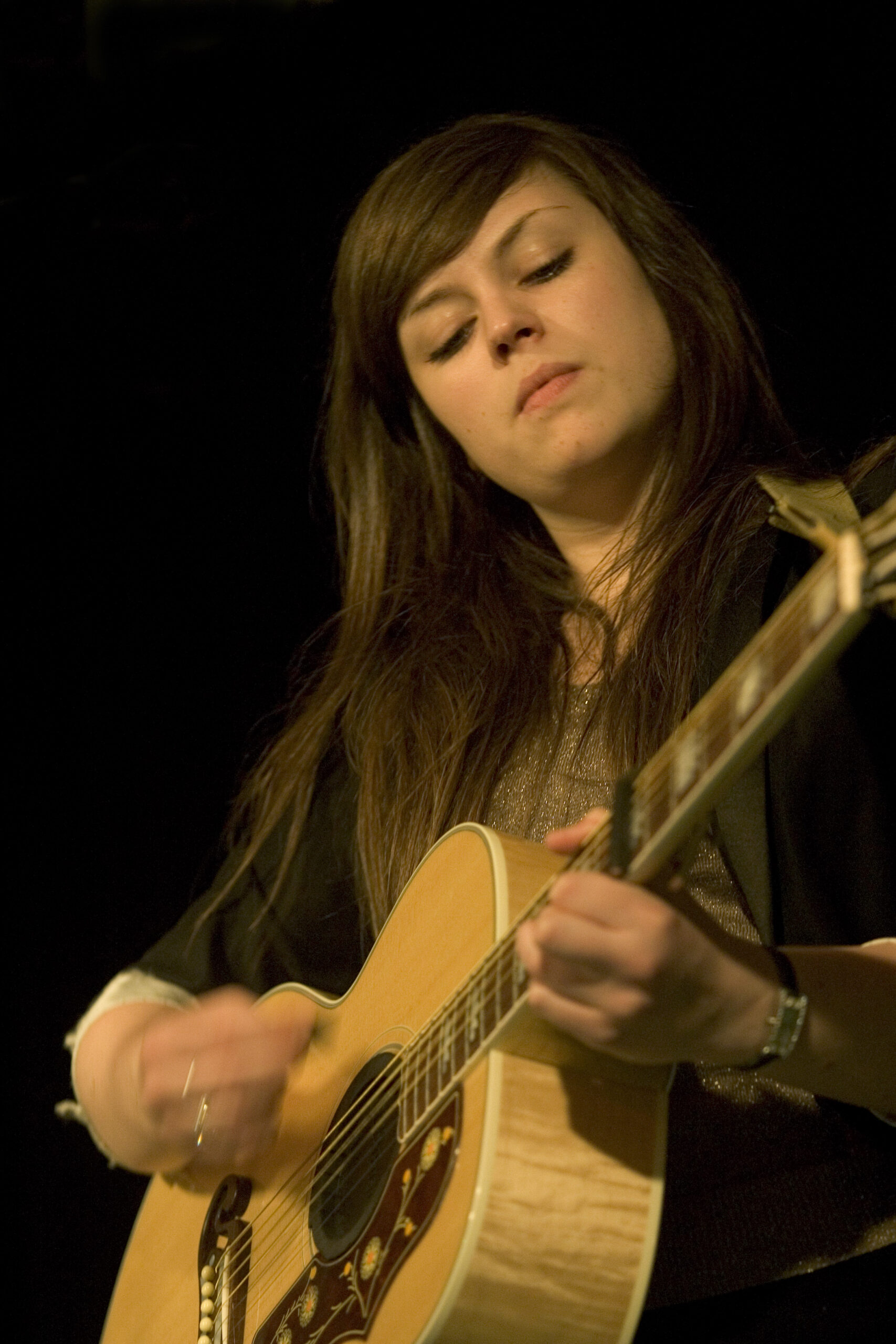 NETHERLANDS - JUNE 15:  NETHERLANDS  Photo of Amy MacDONALD, performing live onstage in Baarn  (Photo by Paul Bergen/Redfe...