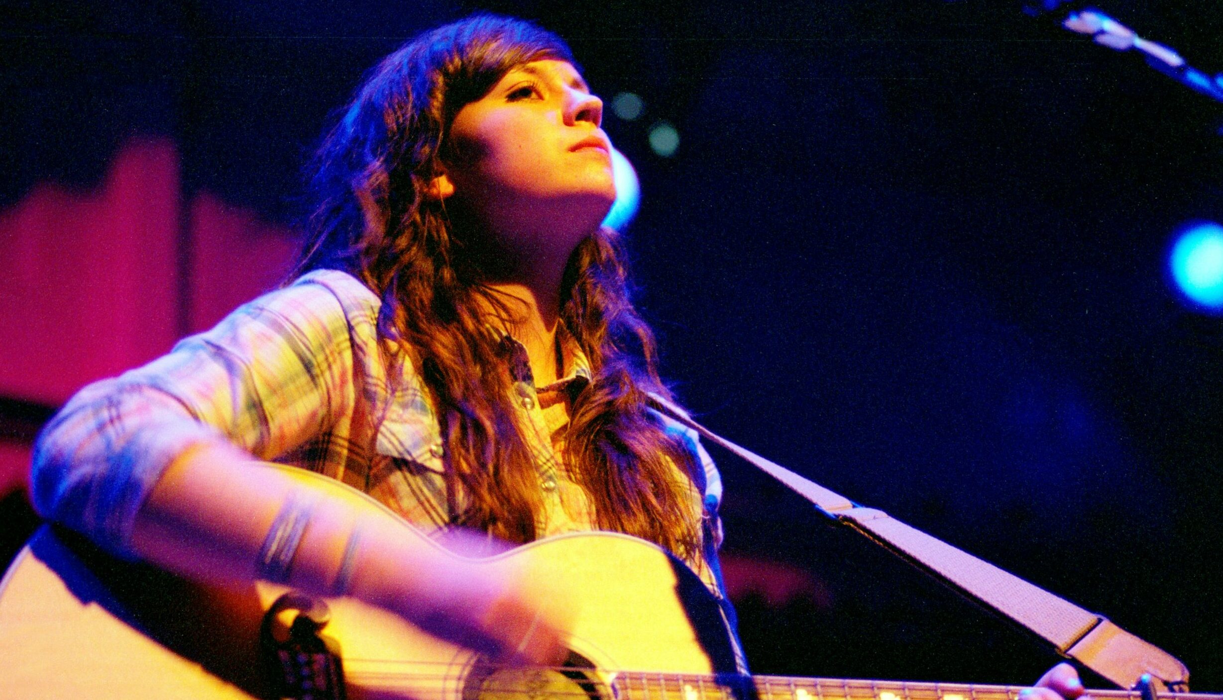 NETHERLANDS - SEPTEMBER 14:  PARADISO  Photo of Amy MacDONALD, performing live on stage  (Photo by Peter Pakvis/Redferns)