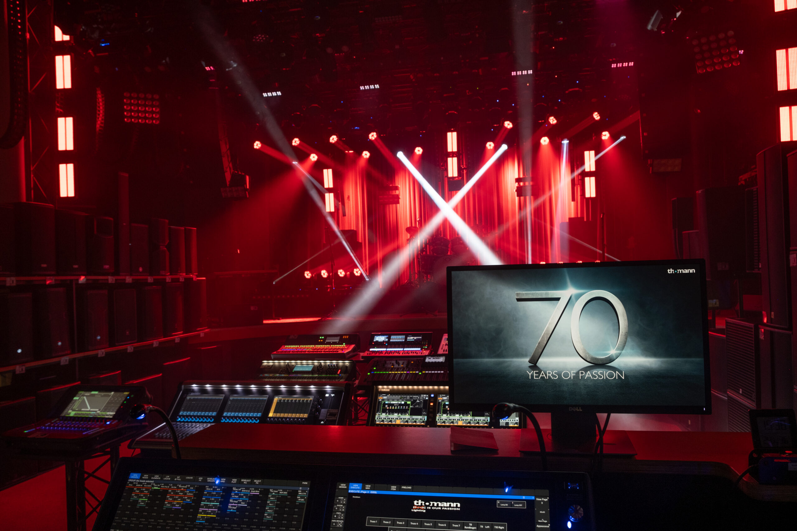 70 Jahre Thomann – für unseren Geburtstagsbesuch bekamen wir eine eigene Lichtshow