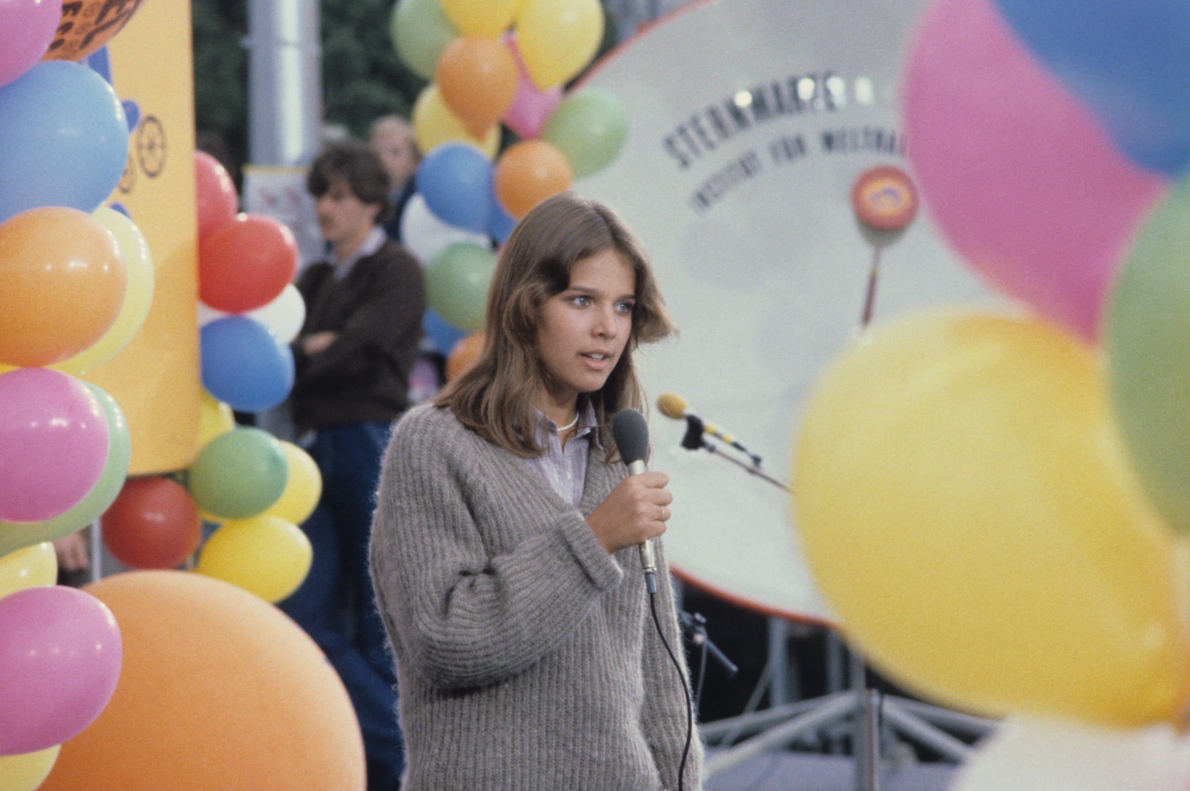 Desiree Nosbusch, Berliner Funkausstellung, 29.09.1979, Bühne, Mikrofon, Luft-Ballon, Promis, Moderatorin, Showmasterin, ...