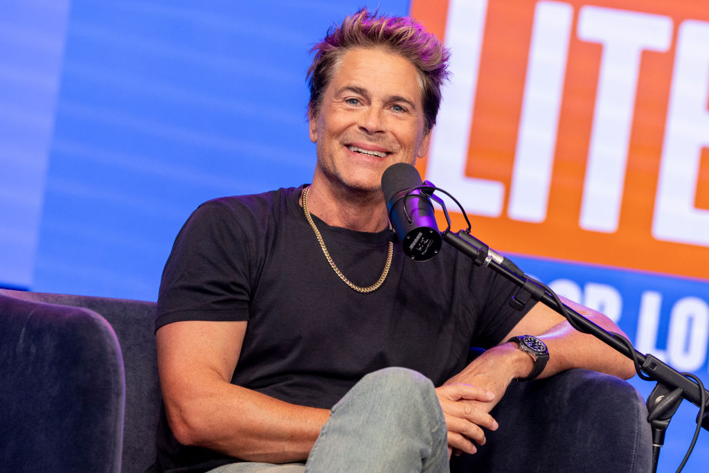 Rob Lowe beim Aufnehmen seines Podcasts "Literally!" in Los Angeles, 2024