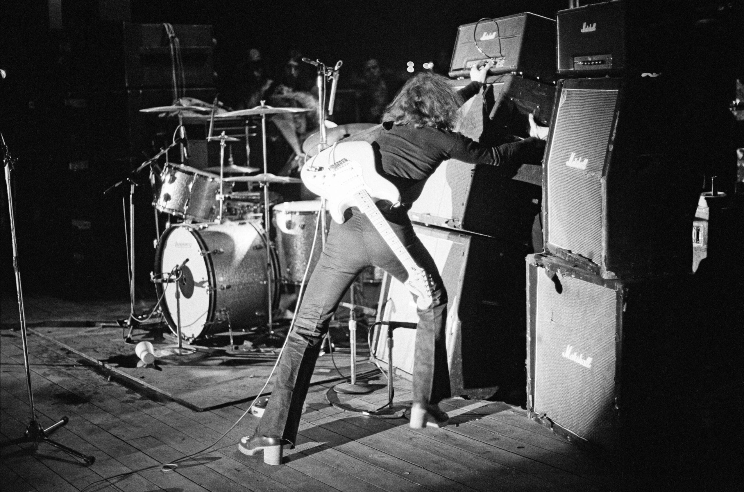 1974: Ritchie Blackmore schraubt an seinen Marshalls – noch ist alles heil.