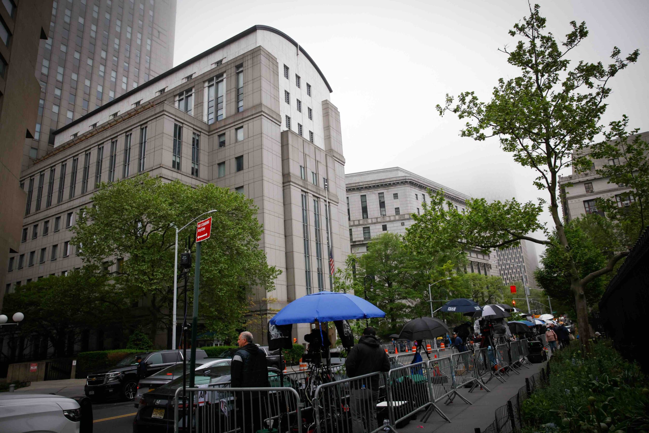 Vor dem Gerichtsgebäude in NewYork City, wo gegen Sean Combs verhandelt wird.