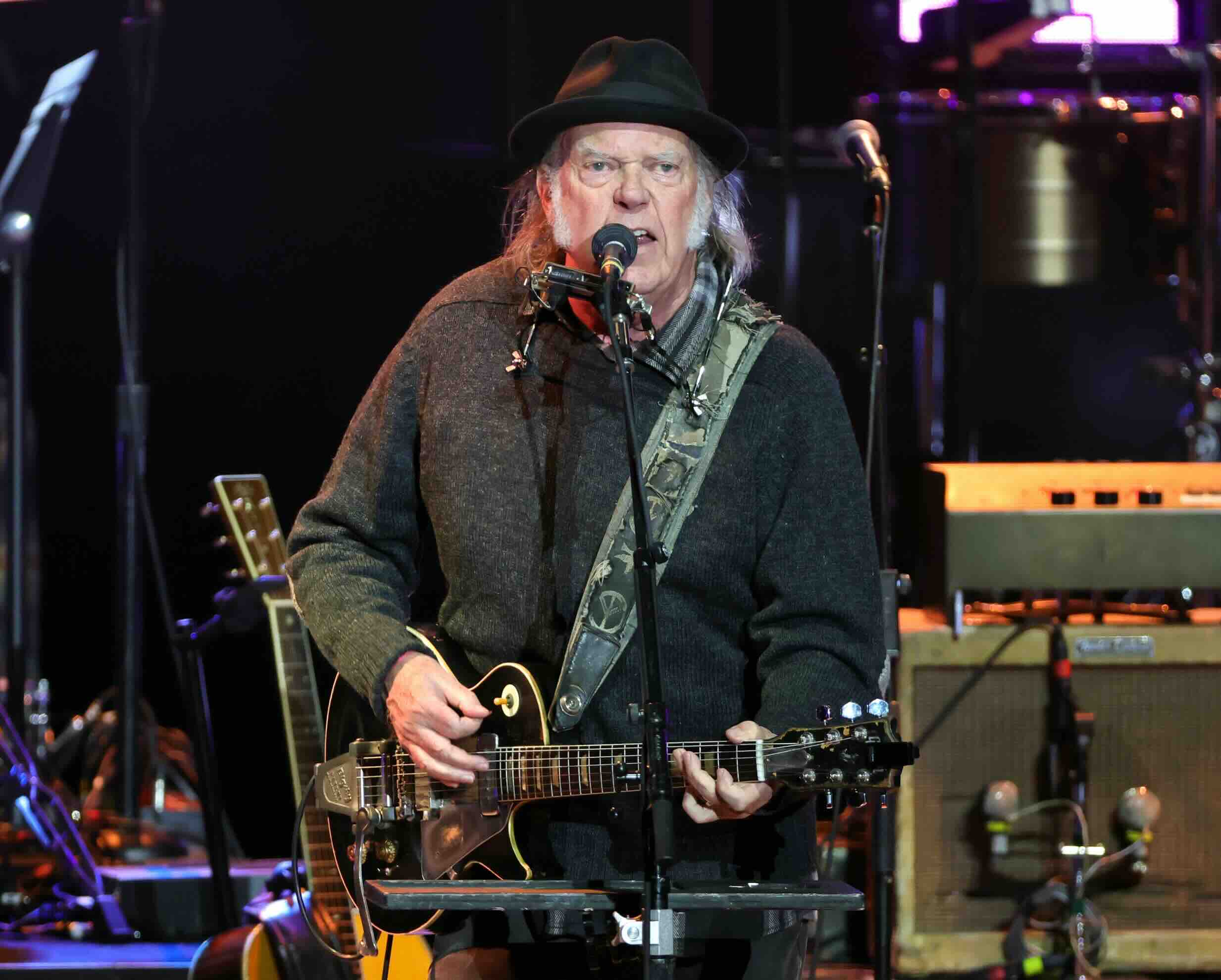 LOS ANGELES, CALIFORNIA - APRIL 26: Neil Young performs onstage at Light Up the Blues 7 Concert Celebrating Autism Speaks'...