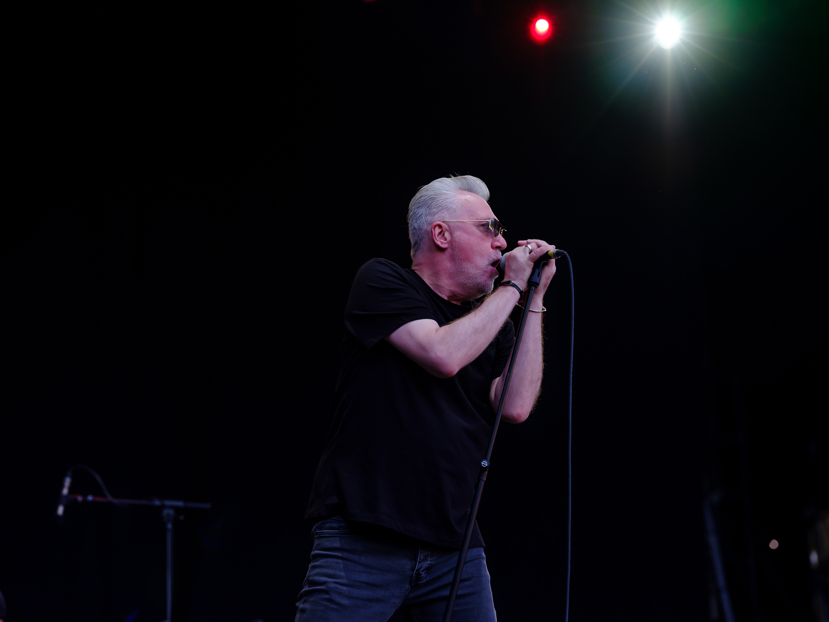 LS / The Undertones um Sänger Paul McLoone spielen als Vorband der Sex Pistols in der Zitadelle Berlin. Und begeistern da...