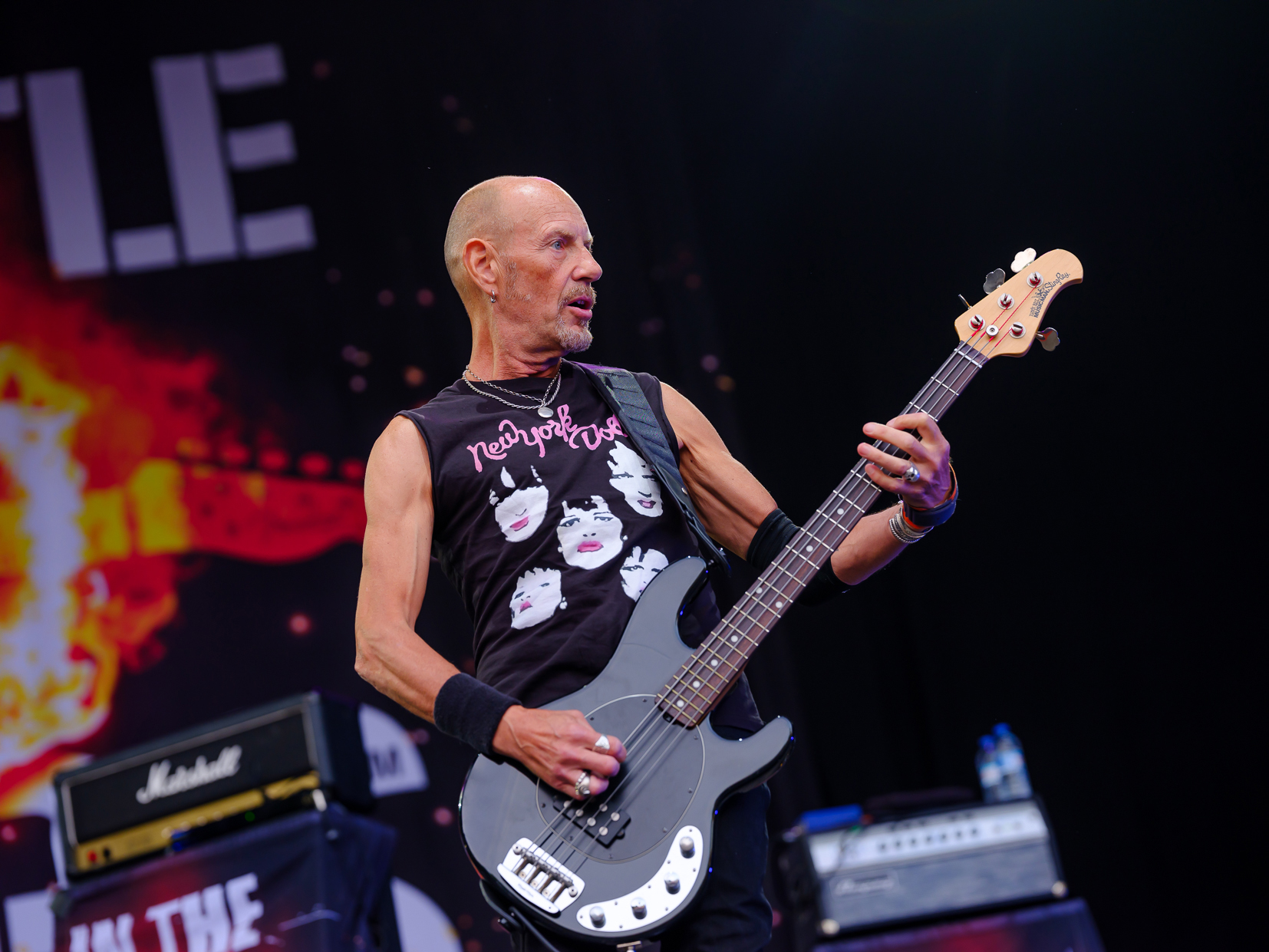 LS / Die Stiff Little Fingers spielen als Vorband der Sex Pistols in der Zitadelle Berlin. Hier im Bild: Bassist Ali McMor...