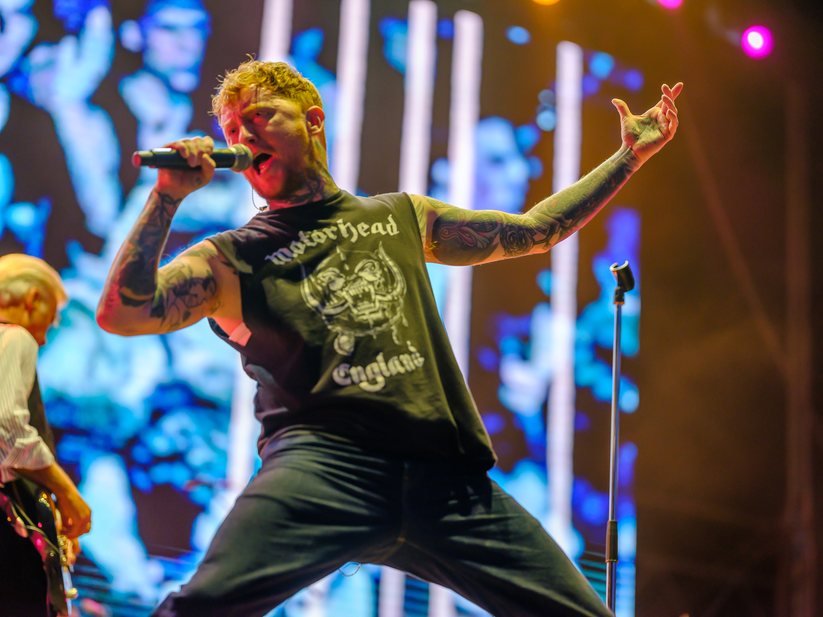 LS / War sich weder für den Moshpit noch für große Gesten zu schade: Der neue Sex Pistols Sänger Frank Carter in der Z...