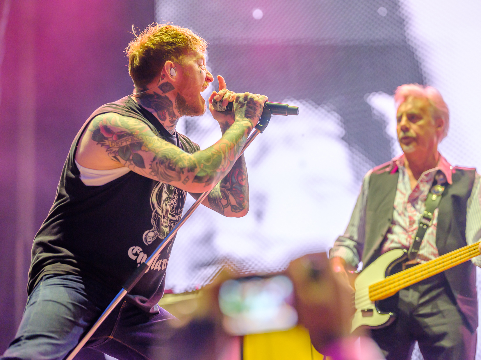 LS / Die Sex Pistols und ihr neuer Sänger Frank Carter begeistern das Publikum bei ihrem energiegeladenen Auftritt in der...