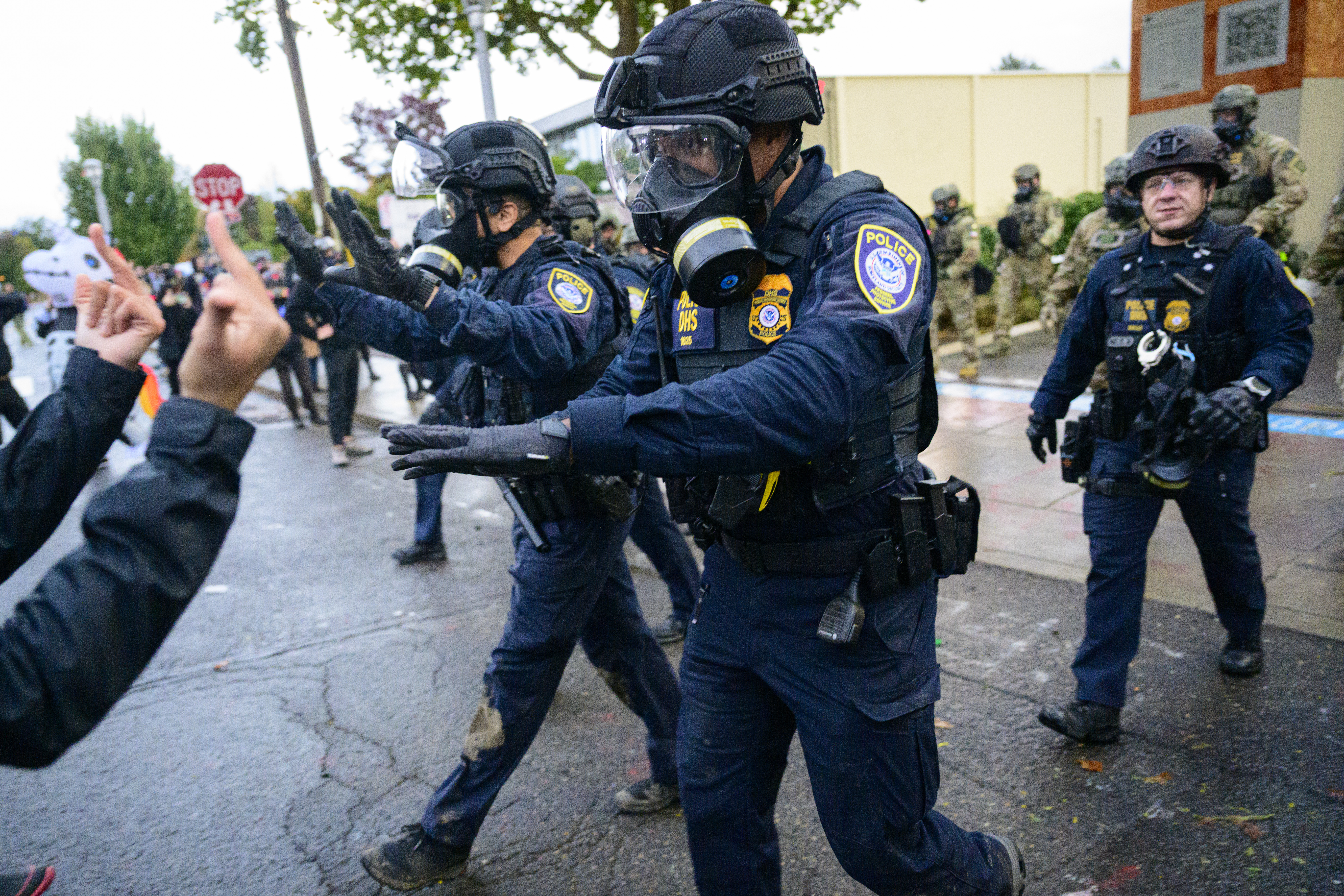 Die Bundesbeamten gehen kompromisslos gegen die Antifa-Aktivisten vor