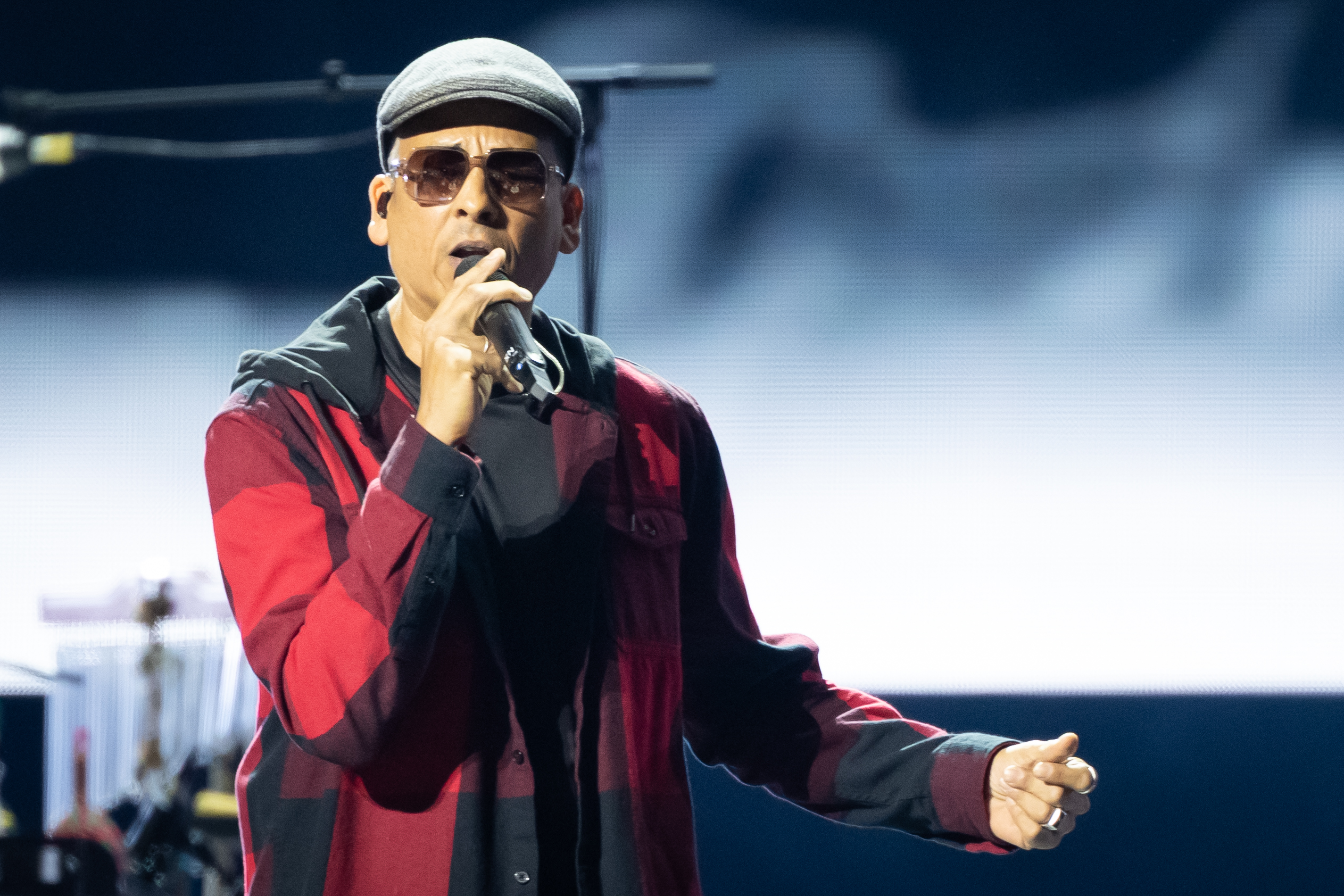 COLOGNE, GERMANY - DECEMBER 16:  (EDITORIAL USE ONLY) Xavier Naidoo performs live during a concert at Lanxess Arena on Dec...