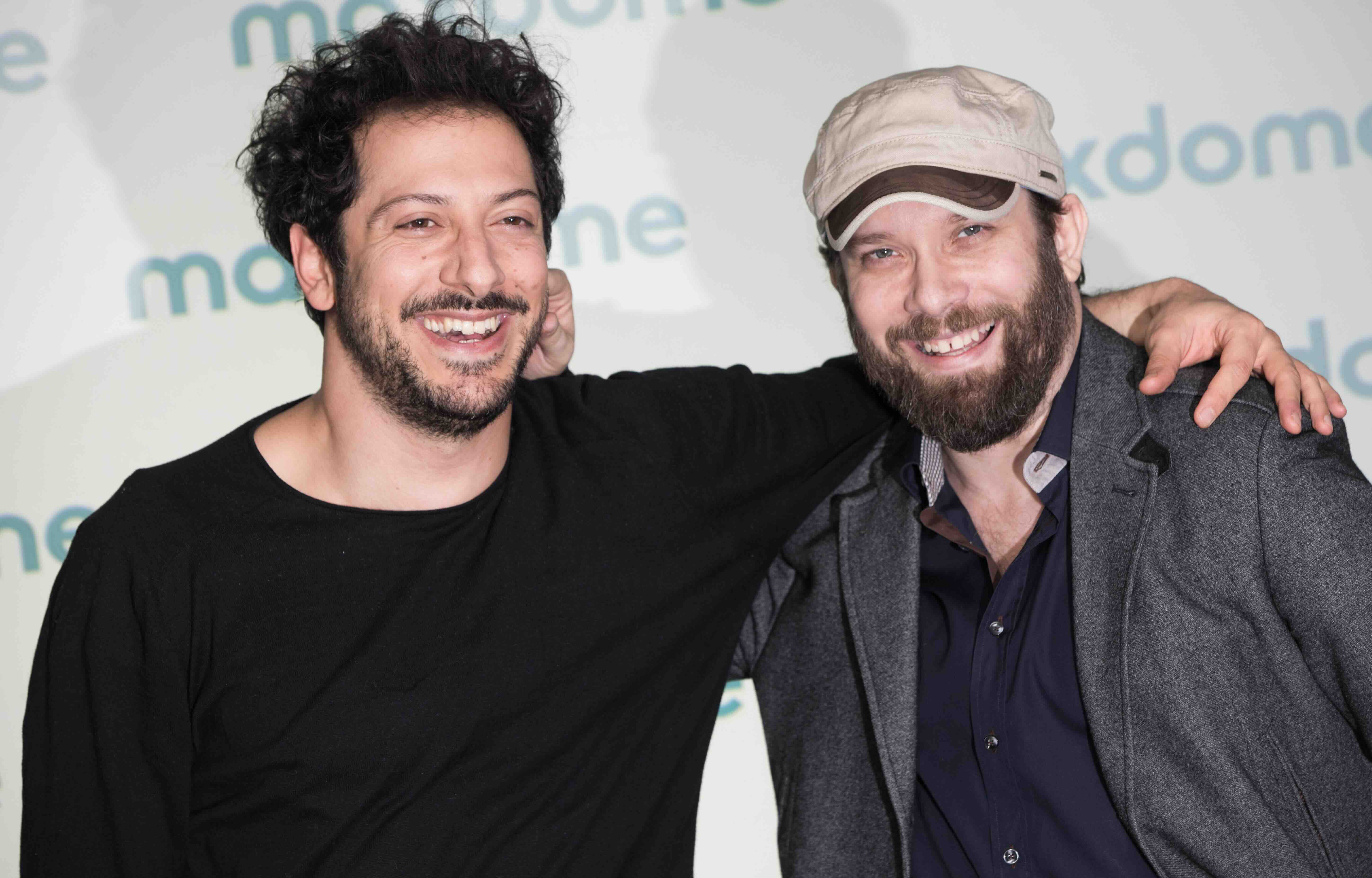 ARCHIV - Die Schauspieler Fahri Yardim (l) und Christian Ulmen posieren bei der Premiere der ersten deutschen Video-on-De...