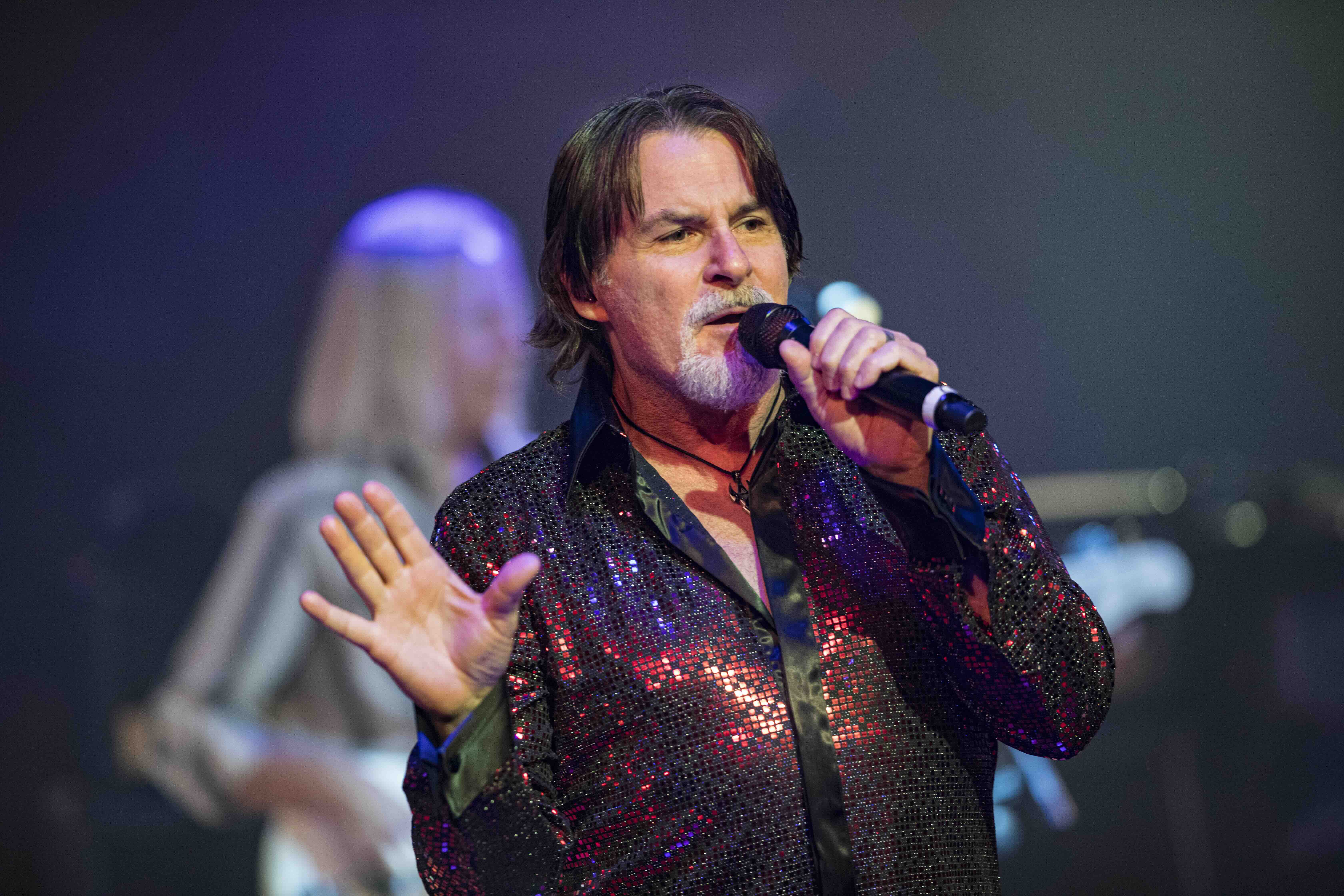 PHOENIX, ARIZONA - DECEMBER 09: Tommy DeCarlo performs on stage at Alice Cooper's 21st Annual Christmas Pudding at Celebri...