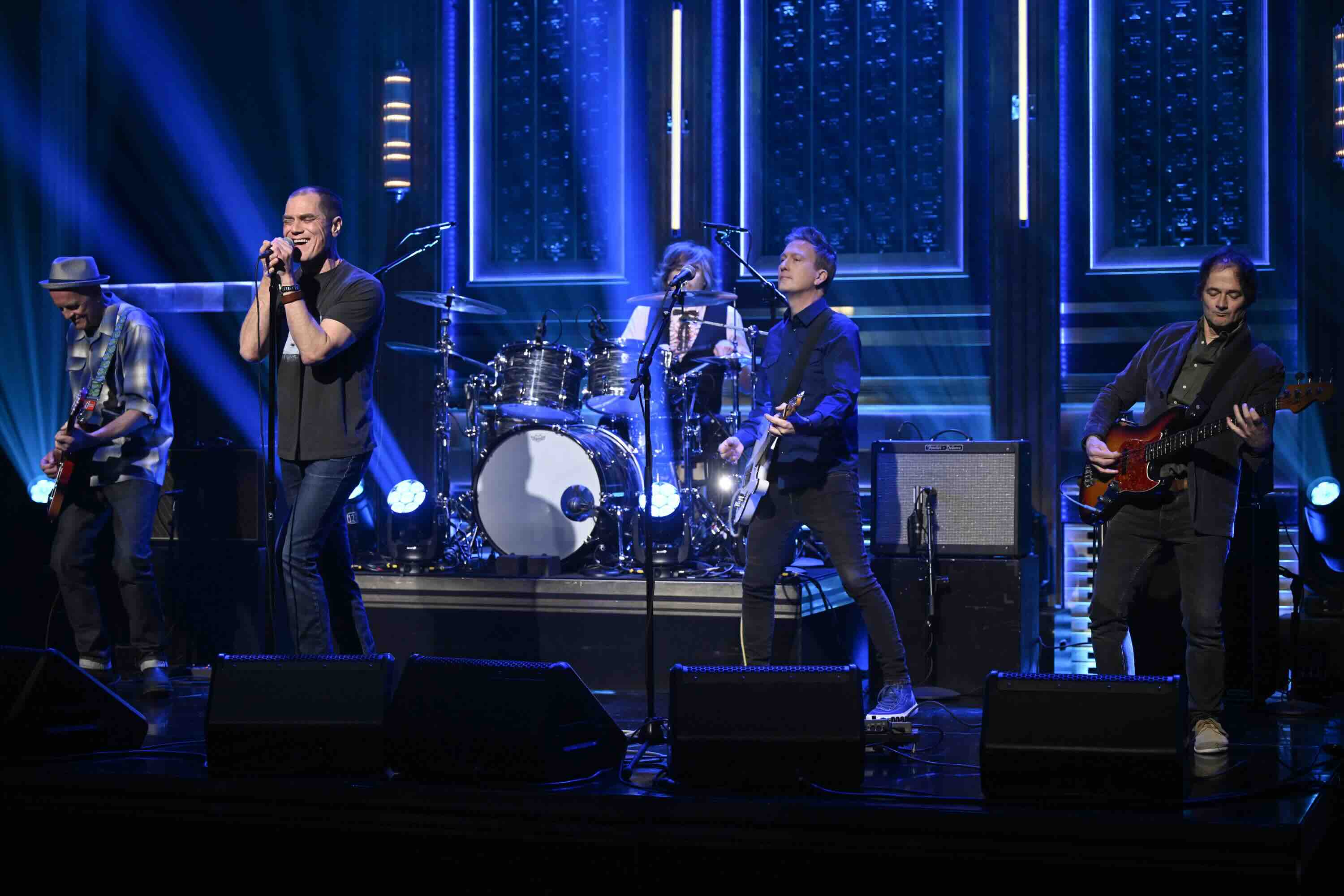 THE TONIGHT SHOW STARRING JIMMY FALLON -- Episode 2075 -- Pictured: Musical guests Michael Shannon & Jason Narducy perform...