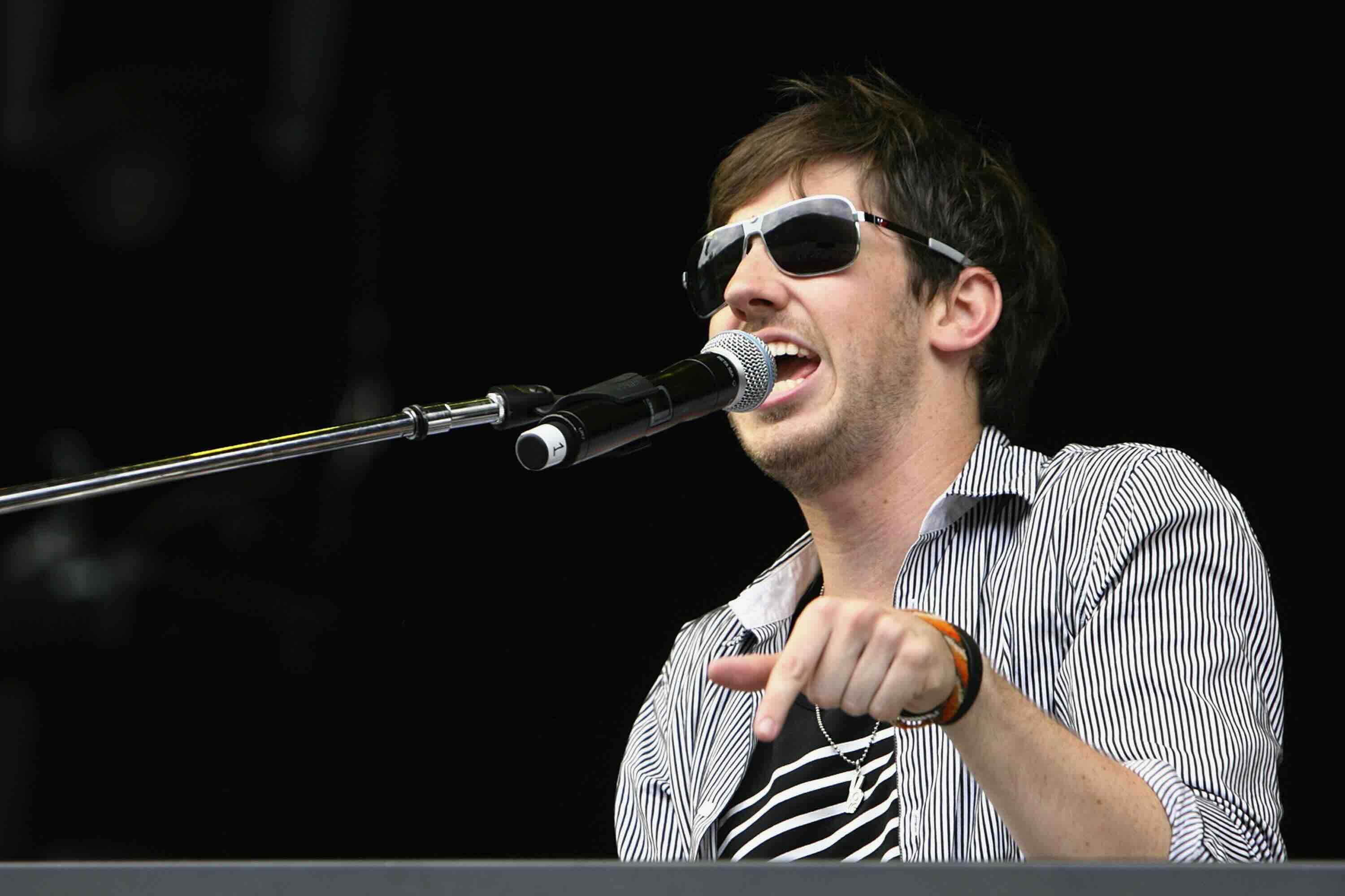 YUZAWA, JAPAN - JULY 27:  Chris Cron of Melee performs during Fuji Rock Festival at Naeba Ski Resort on July 27, 2008 in Y...