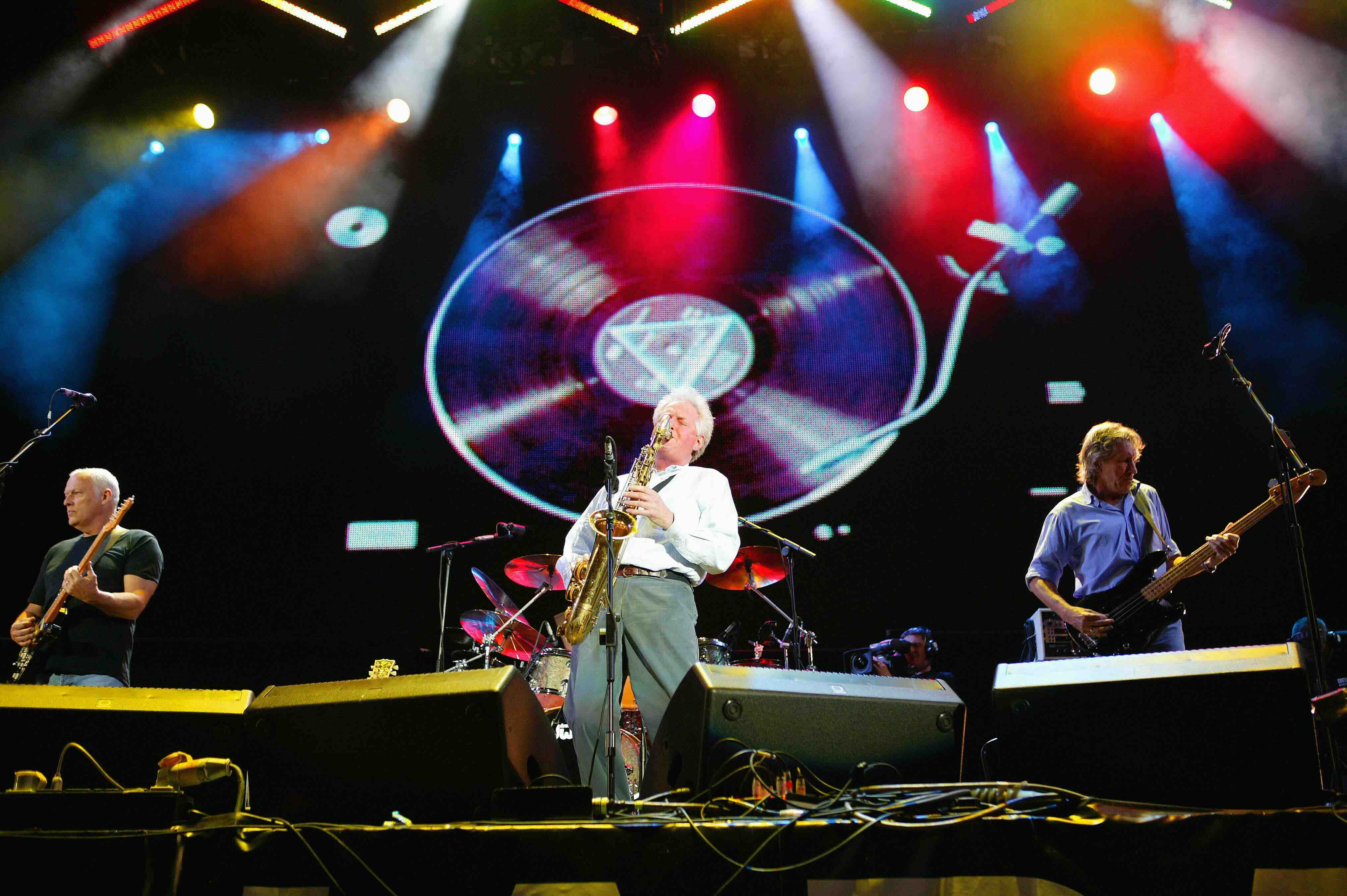 UNITED KINGDOM - JULY 02:  HYDE PARK  Photo of LIVE 8 and Dick PARRY and PINK FLOYD, Dave Gilmour (David Gilmour), Dick Pa...