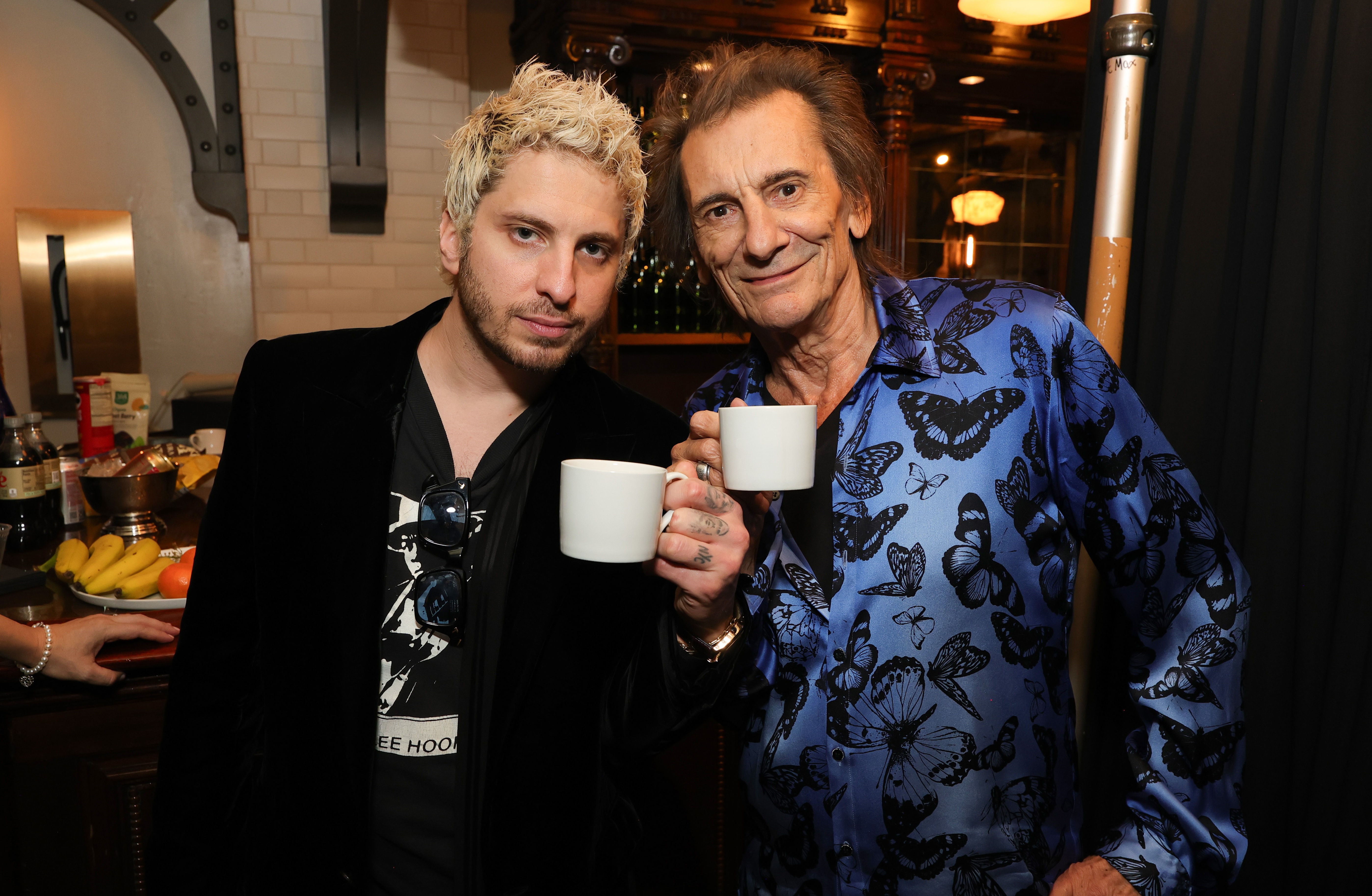 Produzent Andrew Watt mit Ronnie Wood von den Rolling Stones