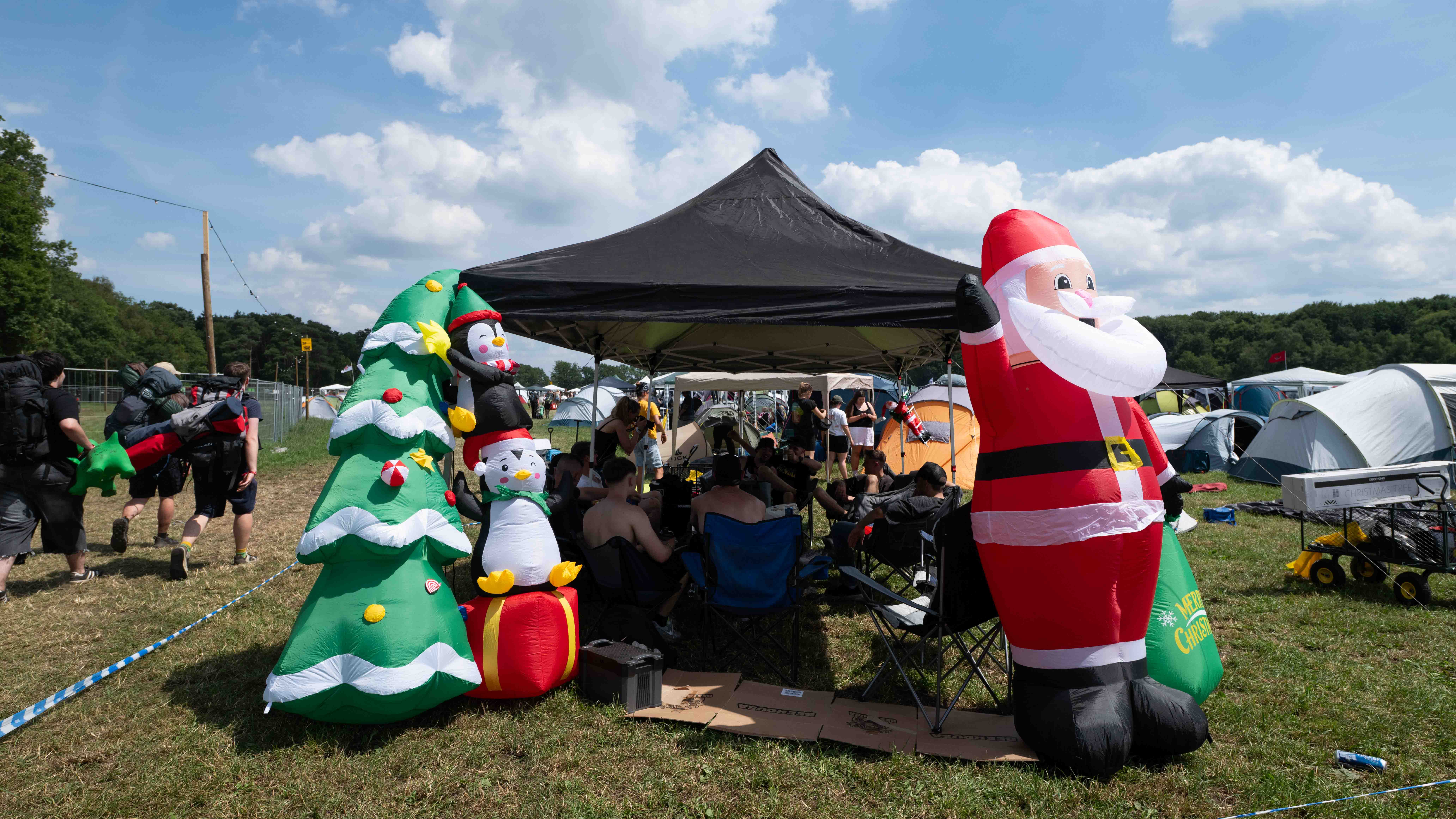 18.06.2026, Eichenring, Scheessel, GER, Hurricane-Festival, im Bild Weihnachten kann kommen Foto © Rojahn